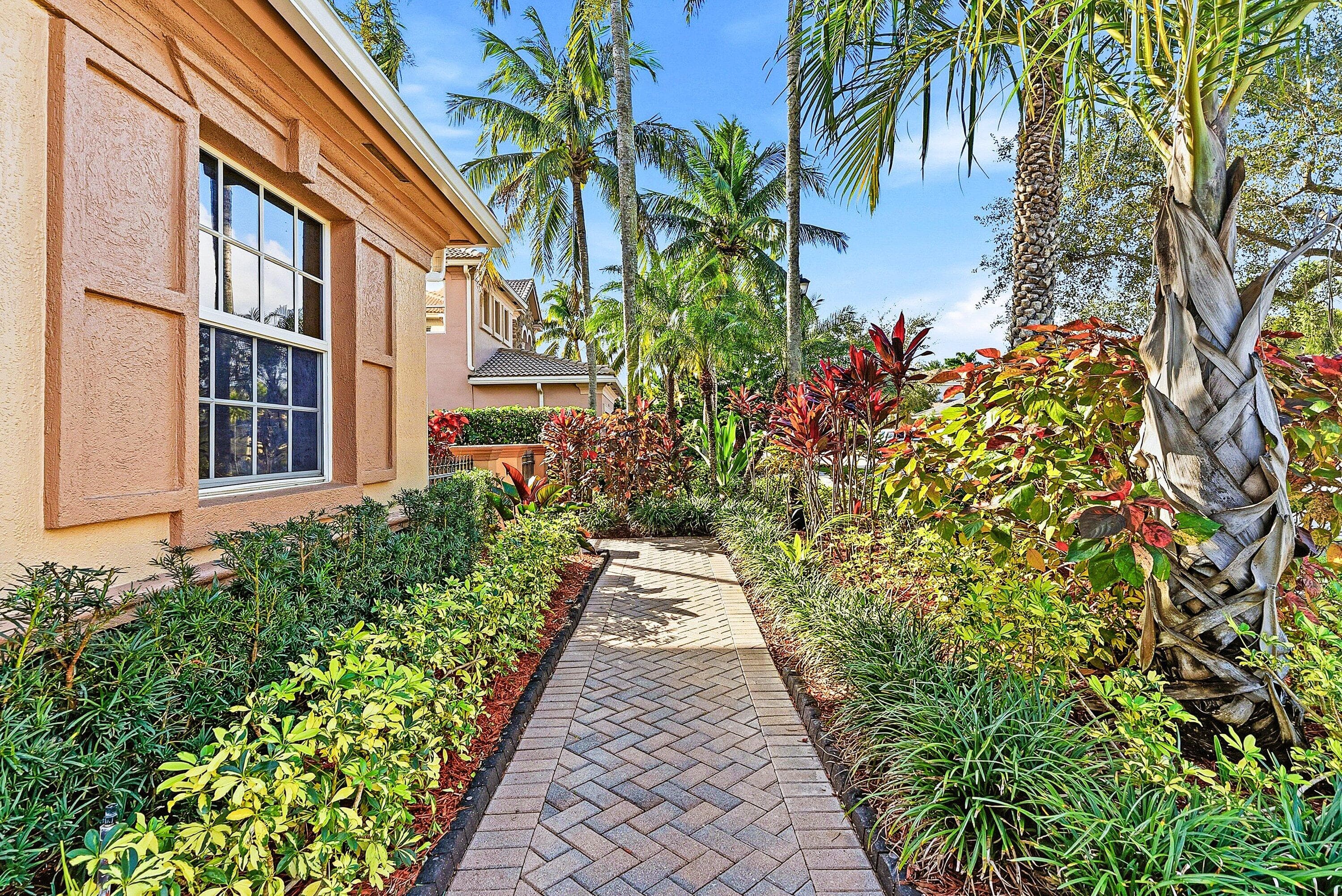 9232 Pineville Drive, Lake Worth, FL 33467 — photo 5 of 54