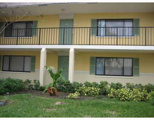 709 Meadows Circle, Boynton Beach, FL 33436 — photo 1 of 25
