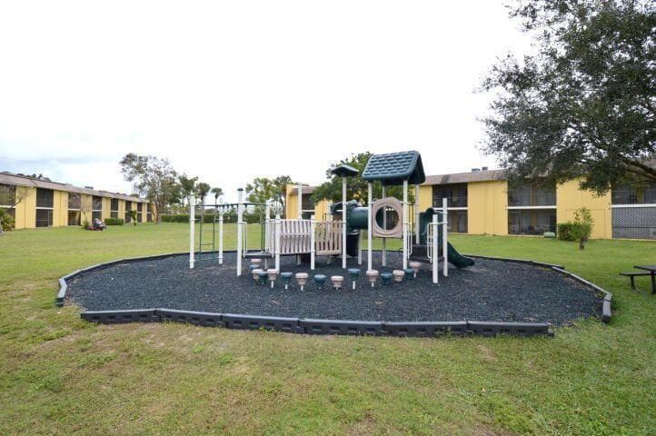 709 Meadows Circle, Boynton Beach, FL 33436 — photo 17 of 25