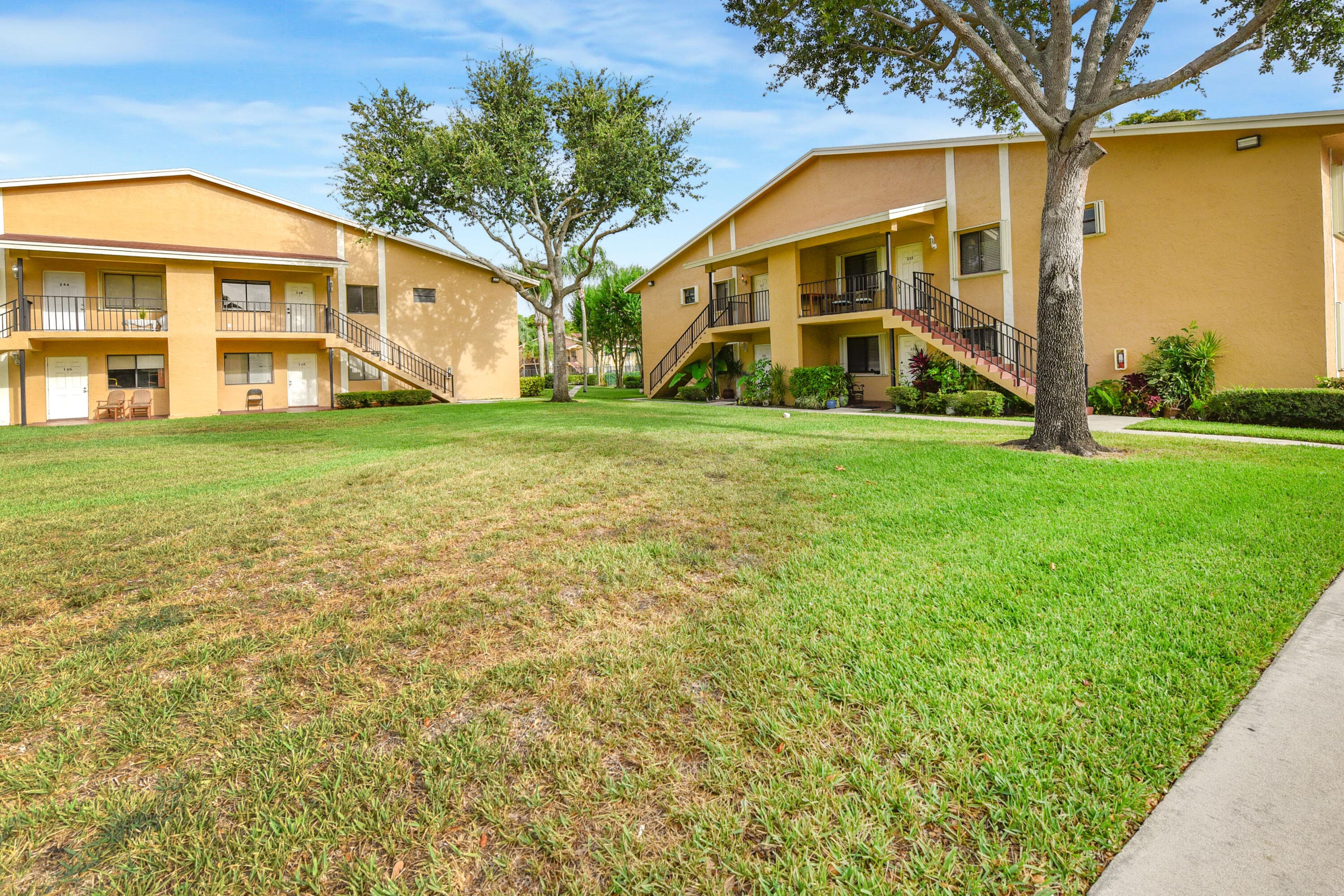 6053 10th 140 Avenue N 140, Greenacres, FL 33463 — photo 2 of 24