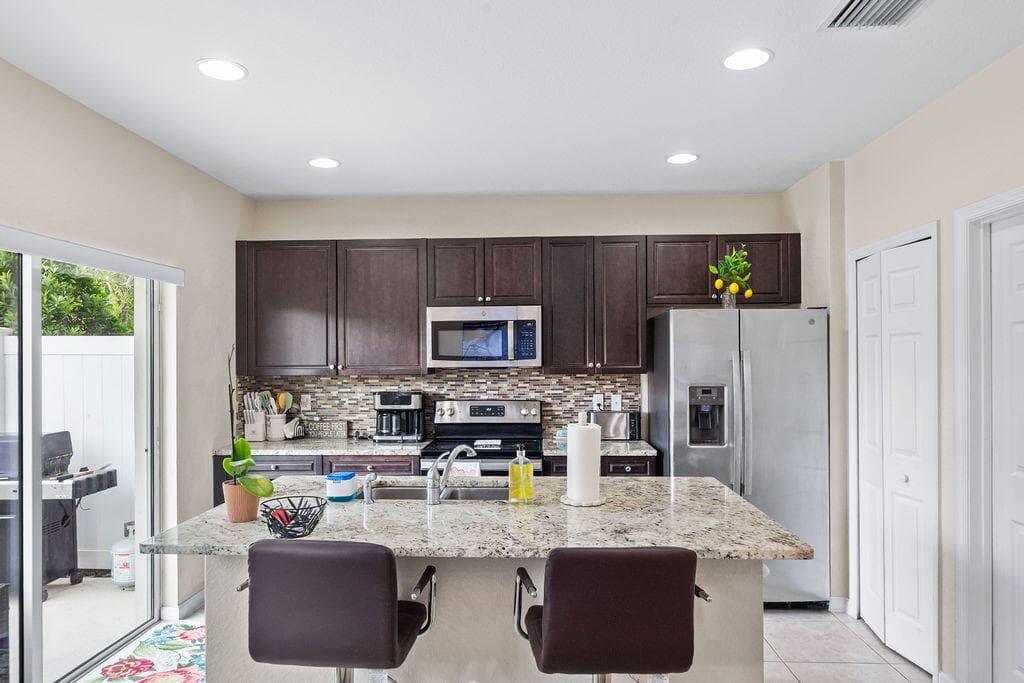 2550 NW Treviso Circle, Port St. Lucie, FL 34986 — photo 2 of 40