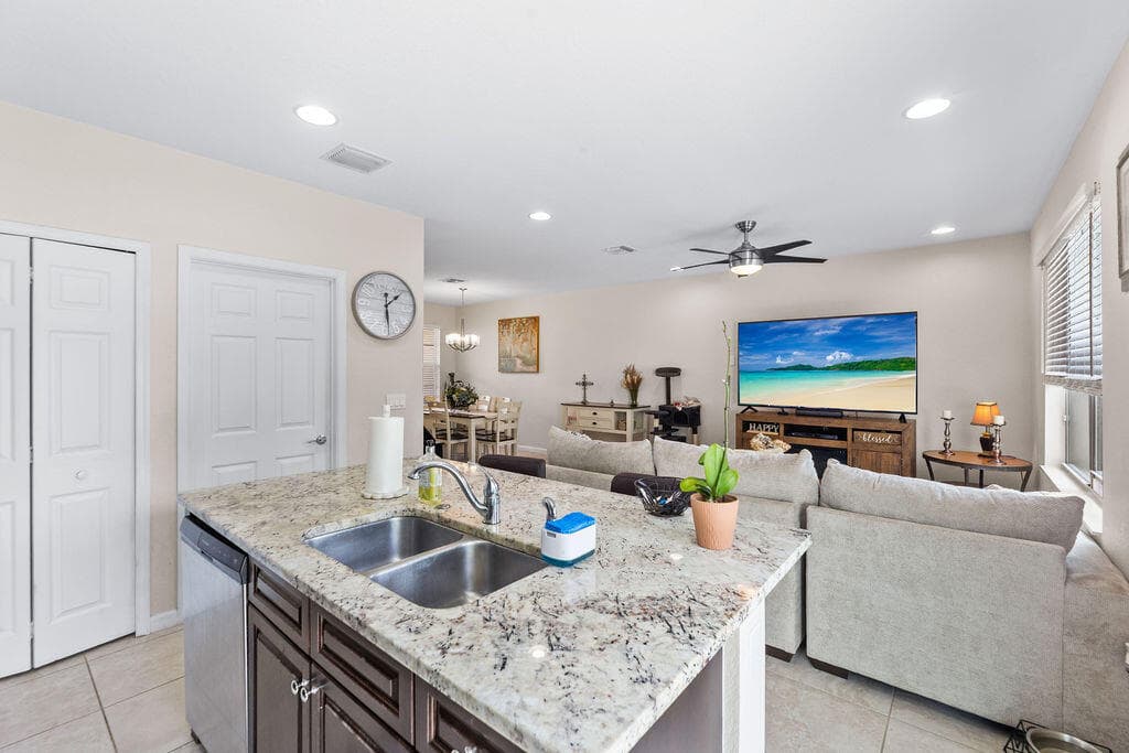 2550 NW Treviso Circle, Port St. Lucie, FL 34986 — photo 15 of 40