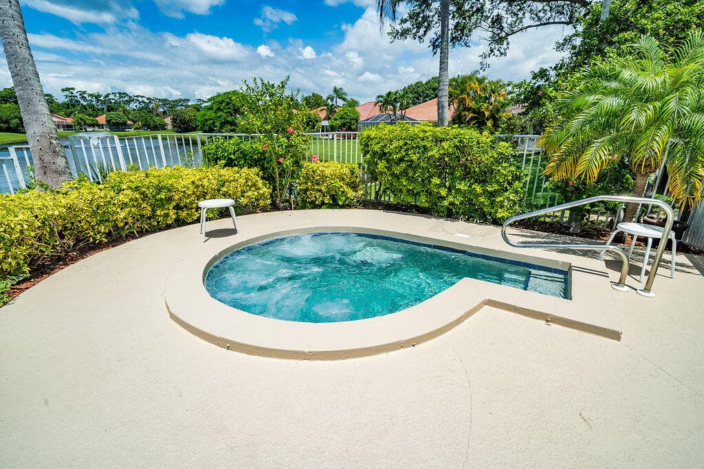 8063 Via Hacienda, Riviera Beach, FL 33418 — photo 35 of 42