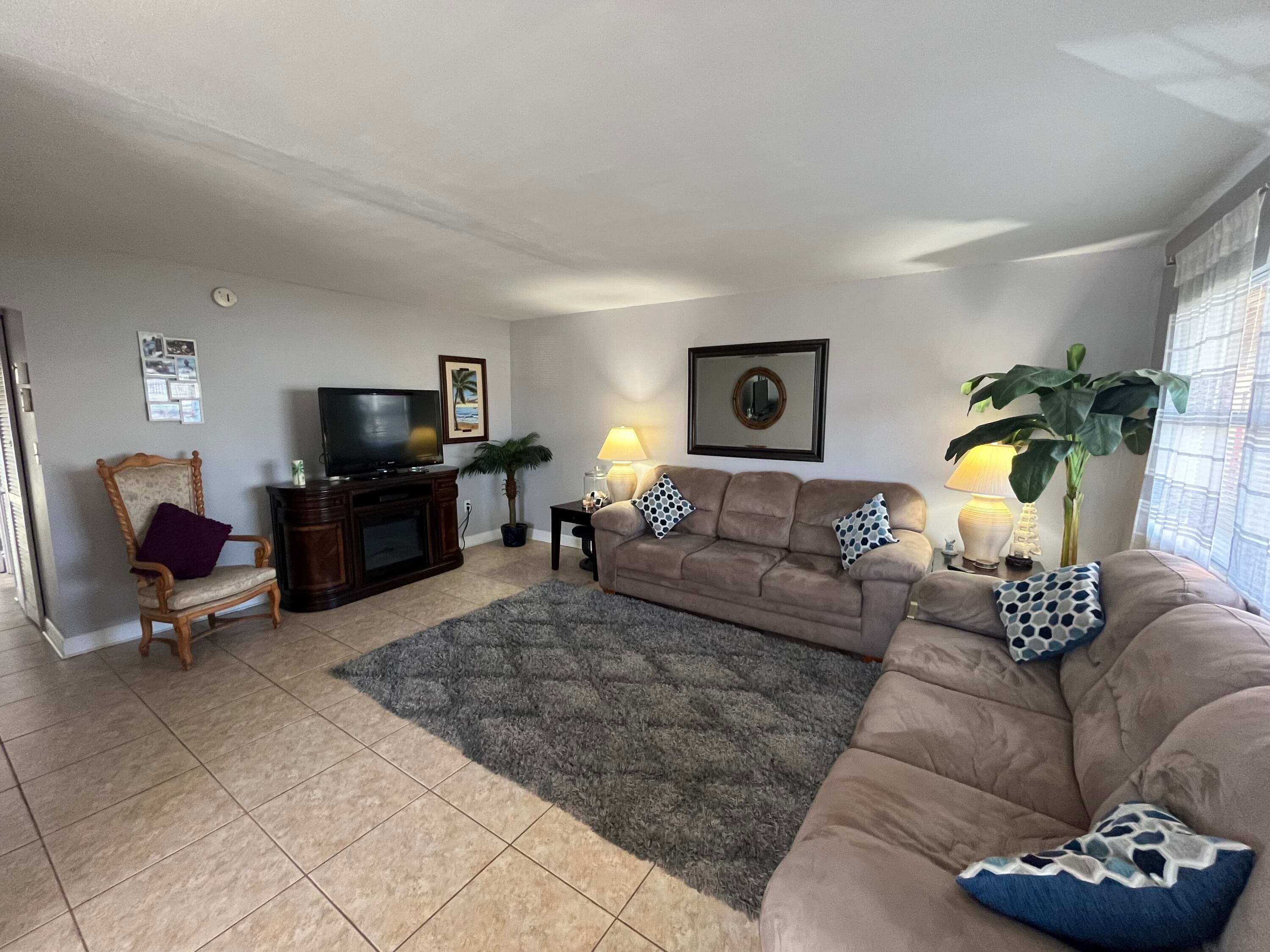 289 Brittany G, Delray Beach, FL 33446 — photo 9 of 37