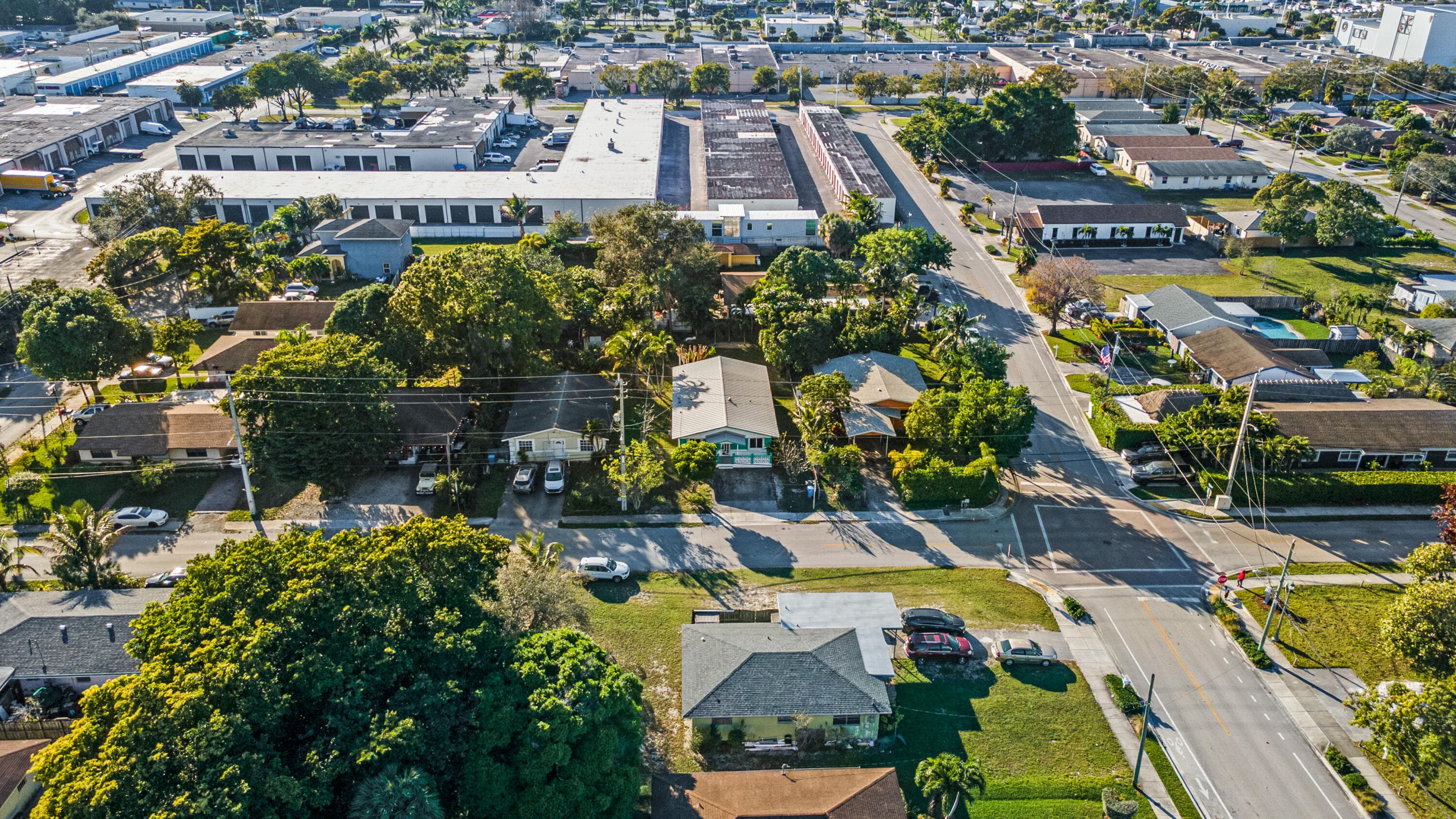3443 NE 3rd Avenue, Oakland Park, FL 33334 — photo 5 of 59