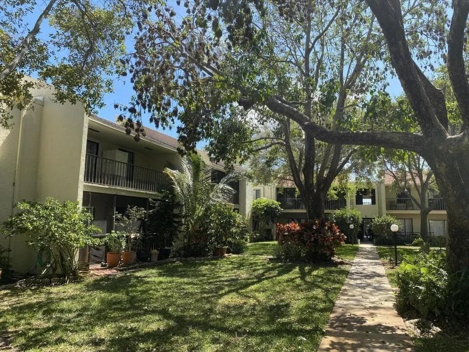 150 Pineview Road B2, Jupiter, FL 33469 — photo 1 of 13