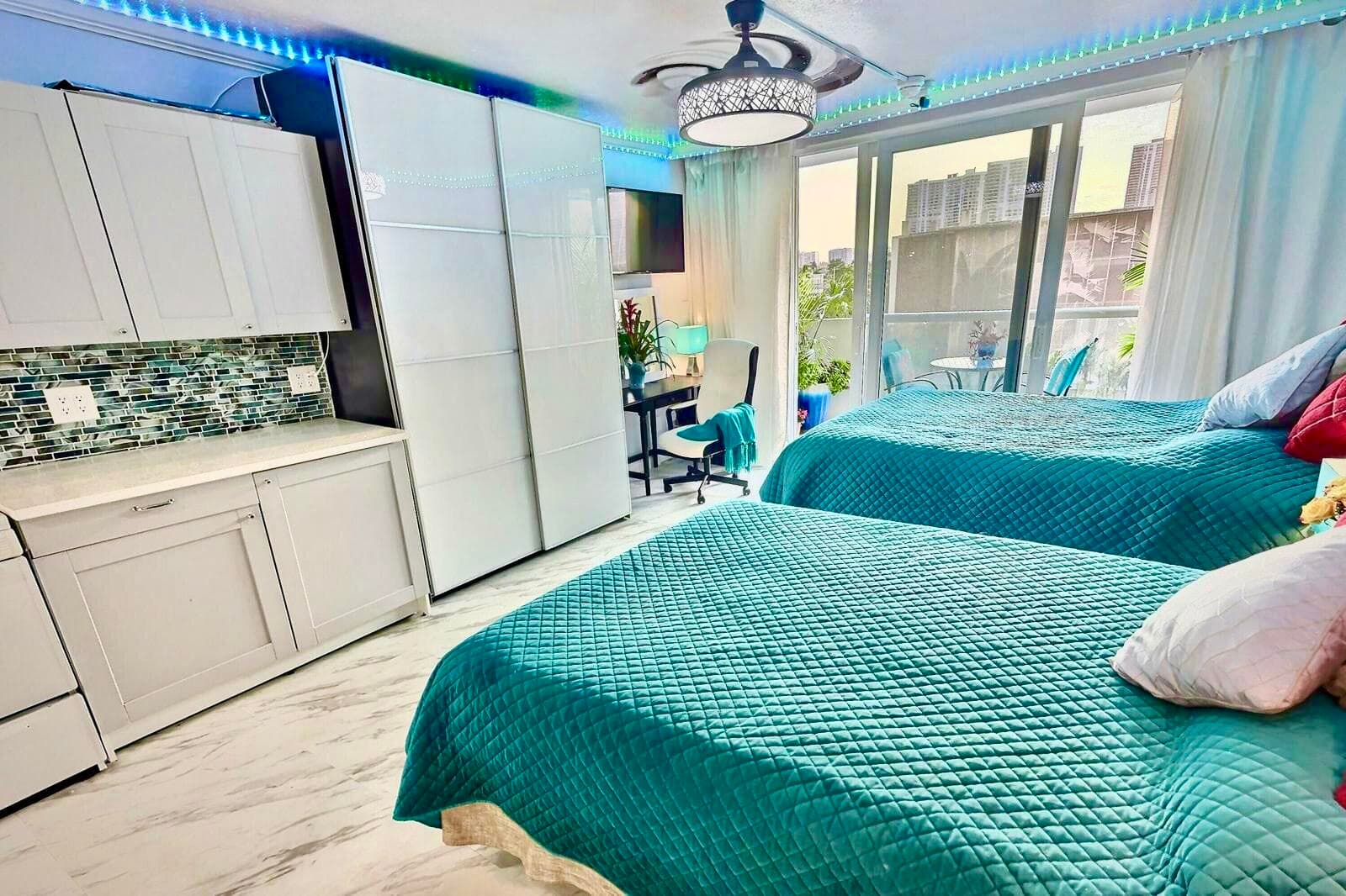 19201 Collins Avenue 337, Sunny Isles Beach, FL 33160 — photo 1 of 28
