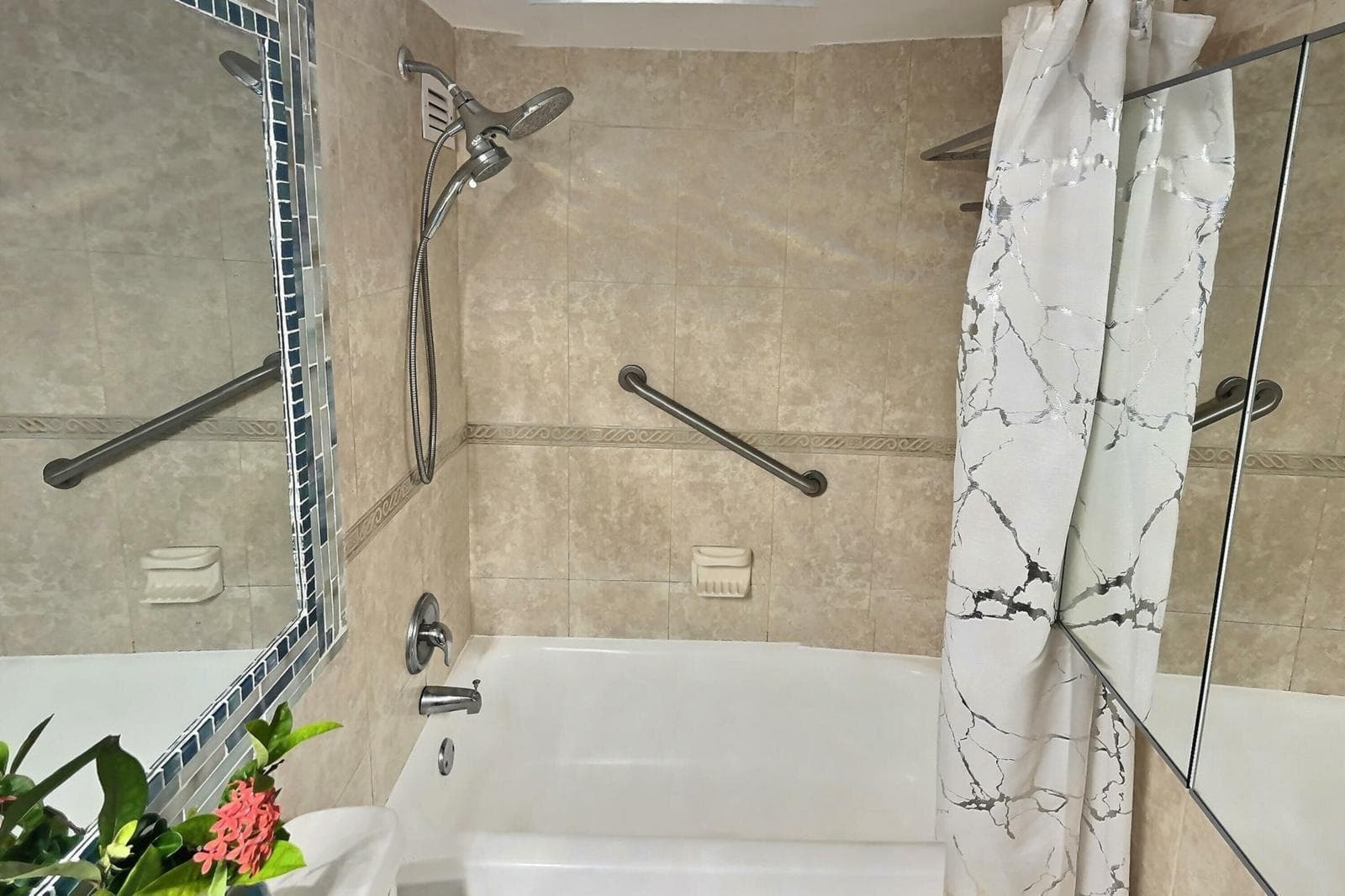 19201 Collins Avenue 809, Sunny Isles Beach, FL 33160 — photo 8 of 28