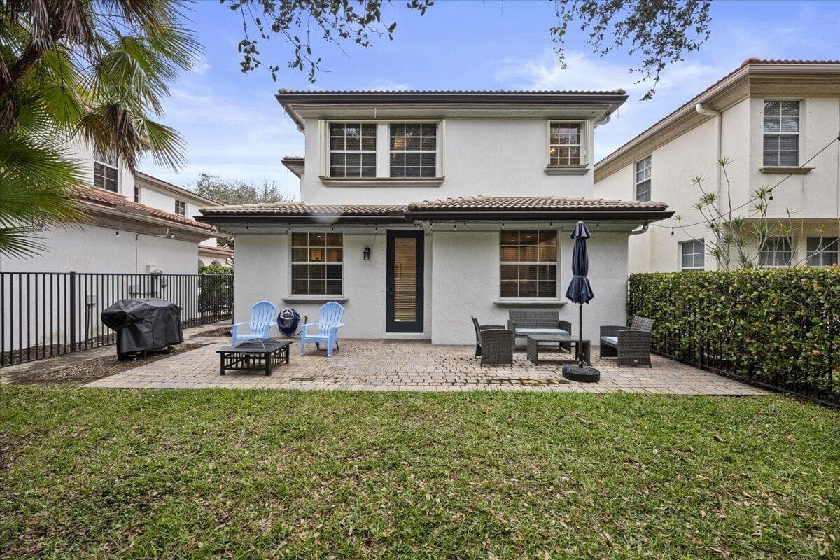 627 Castle Drive, Palm Beach Gardens, FL 33410 — photo 5 of 66
