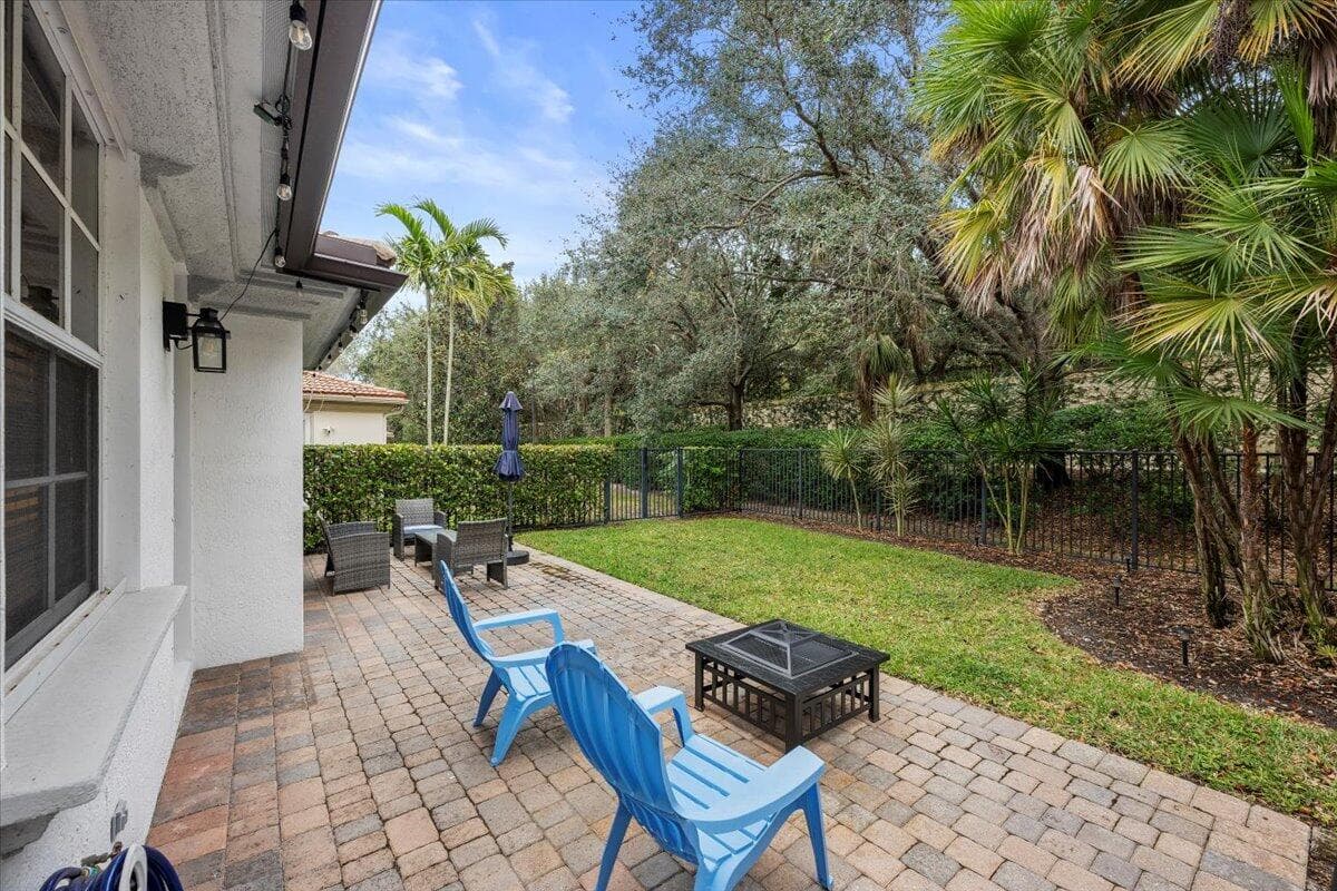 627 Castle Drive, Palm Beach Gardens, FL 33410 — photo 3 of 66