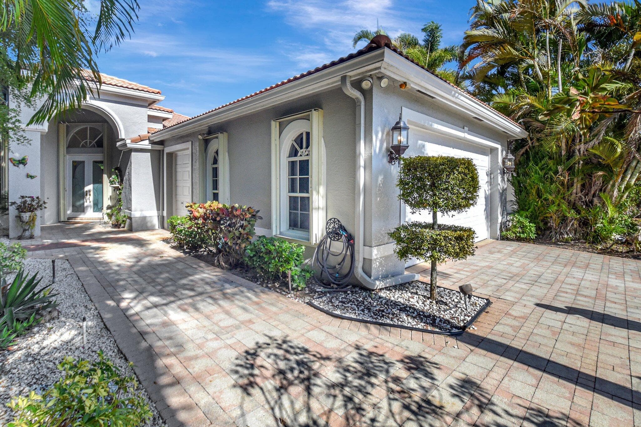 4022 Manchester Lake Drive, Lake Worth, FL 33449 — photo 3 of 67
