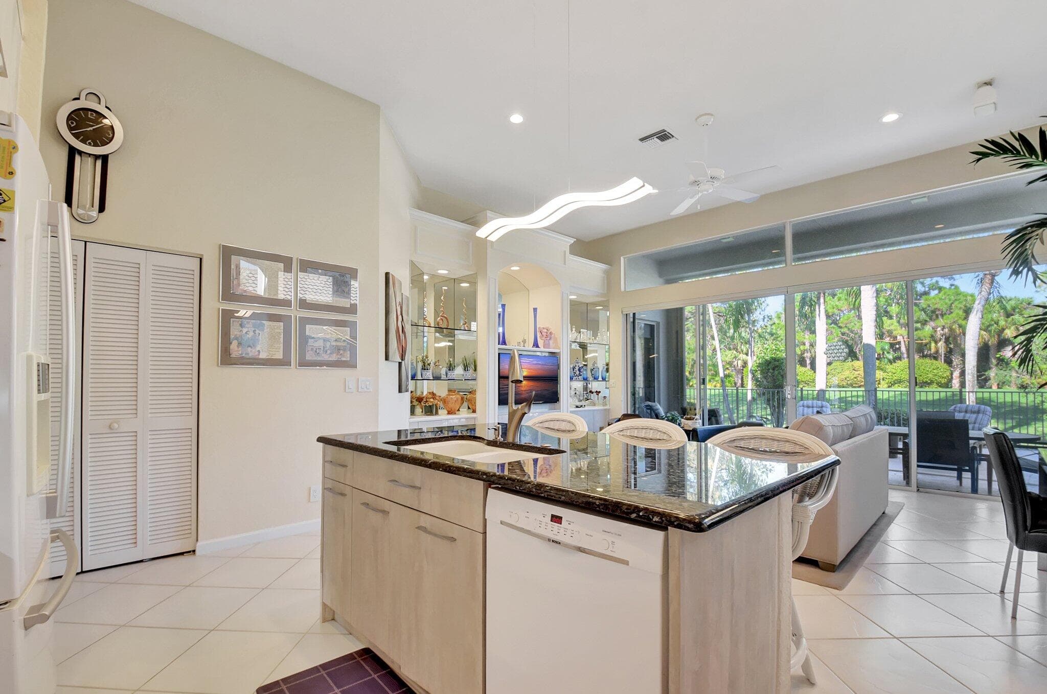 4022 Manchester Lake Drive, Lake Worth, FL 33449 — photo 16 of 67