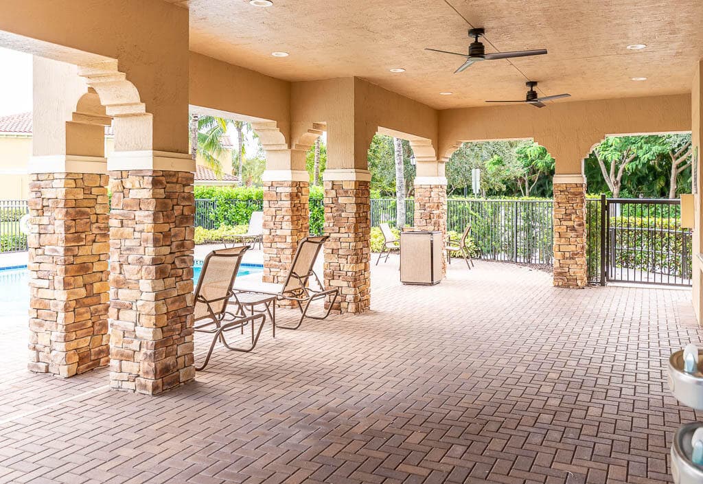 10283 Wellington Parc Drive, Wellington, FL 33449 — photo 4 of 34