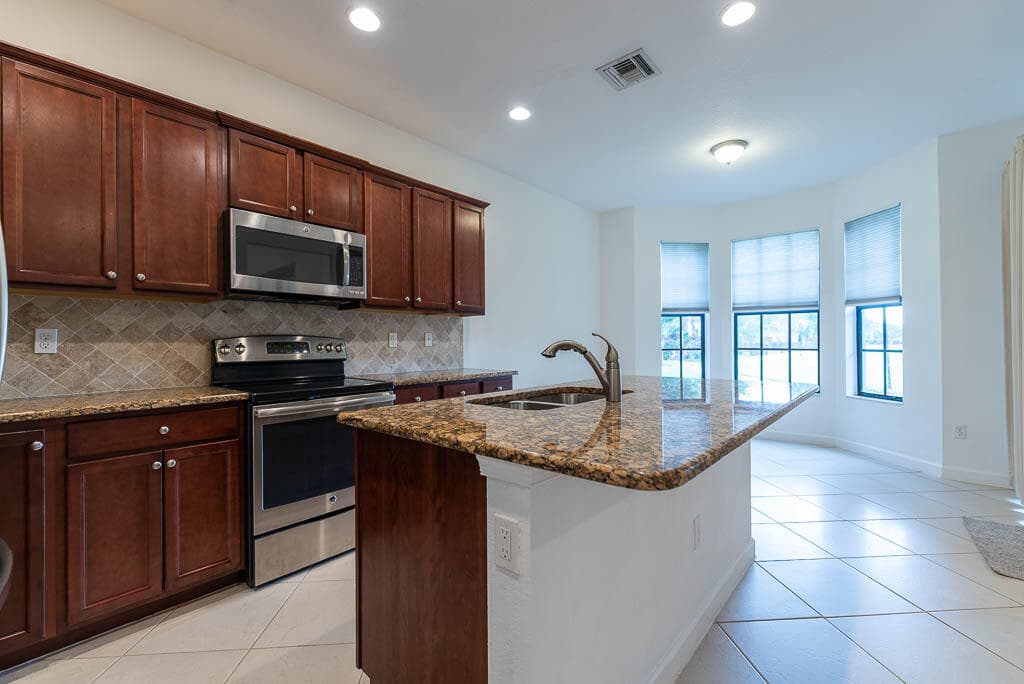 10283 Wellington Parc Drive, Wellington, FL 33449 — photo 11 of 34