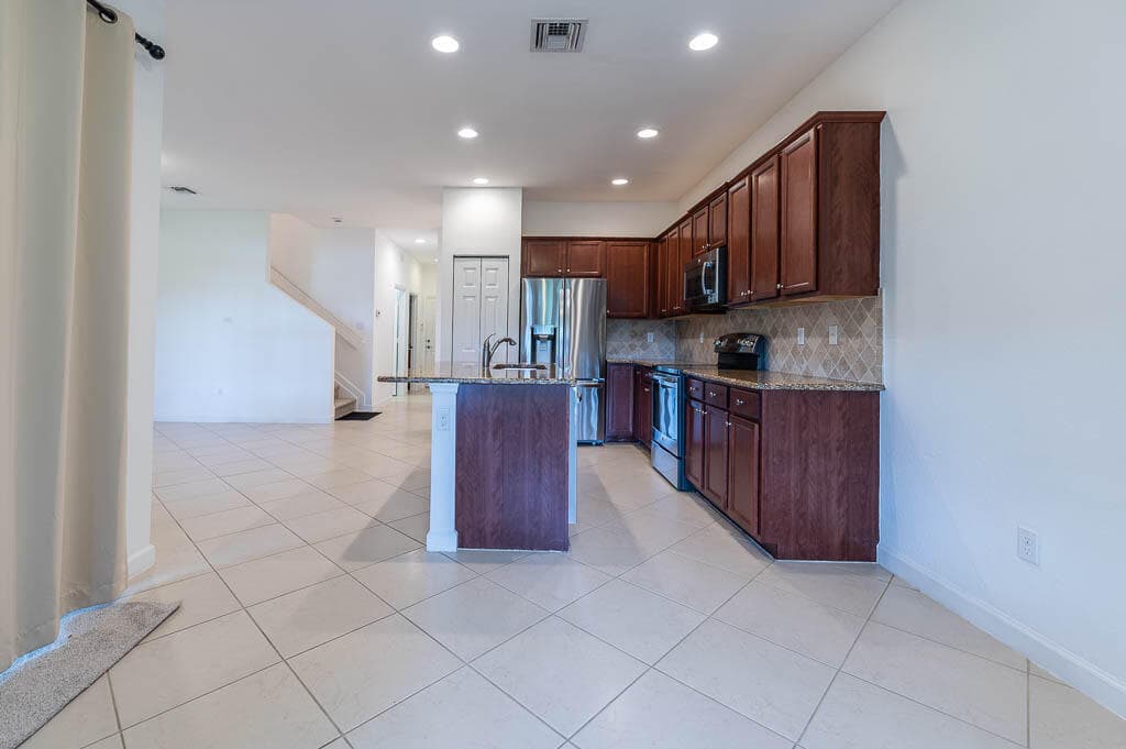 10283 Wellington Parc Drive, Wellington, FL 33449 — photo 13 of 34