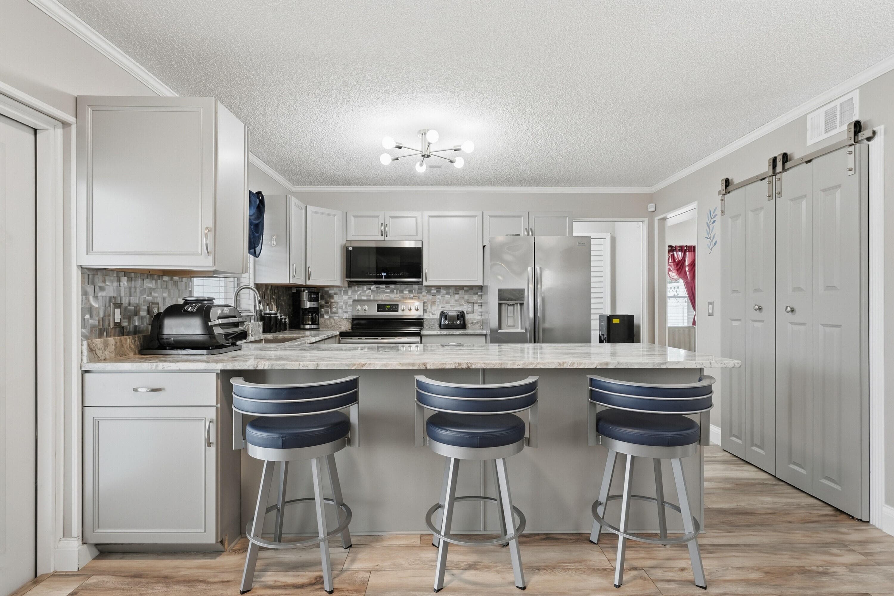 2805 Foxhall Drive E, West Palm Beach, FL 33417 — photo 4 of 54