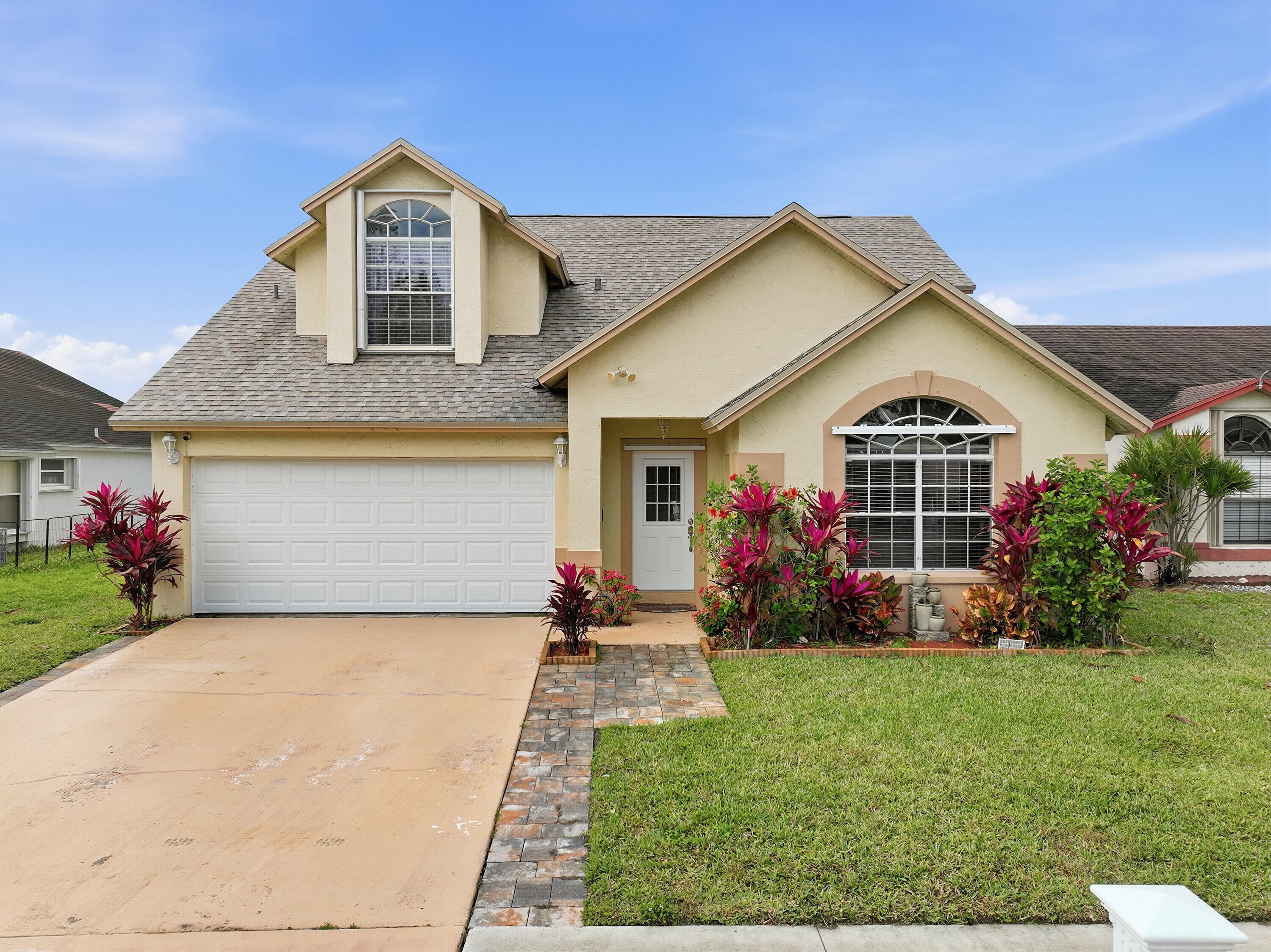 2805 Foxhall Drive E, West Palm Beach, FL 33417 — photo 3 of 54