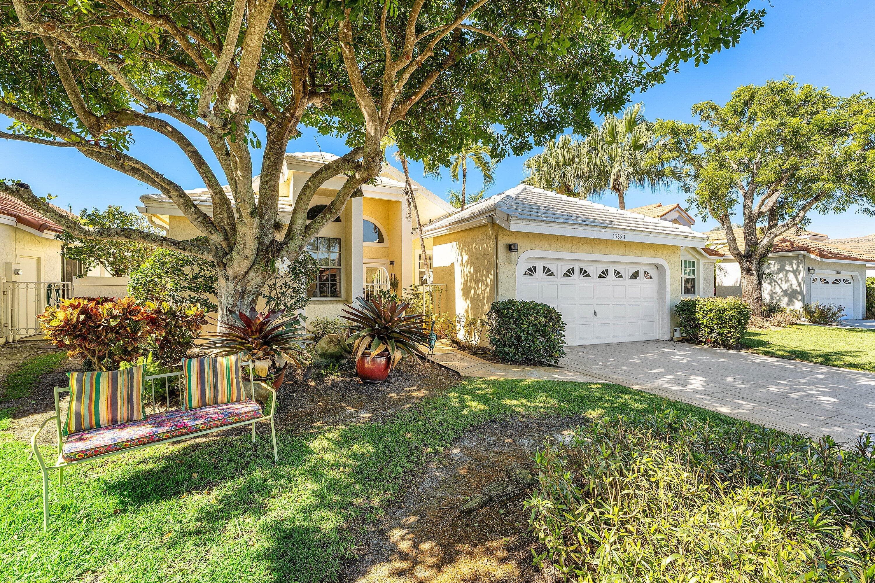 13853 Palm Grove Place, Palm Beach Gardens, FL 33418 — photo 2 of 46