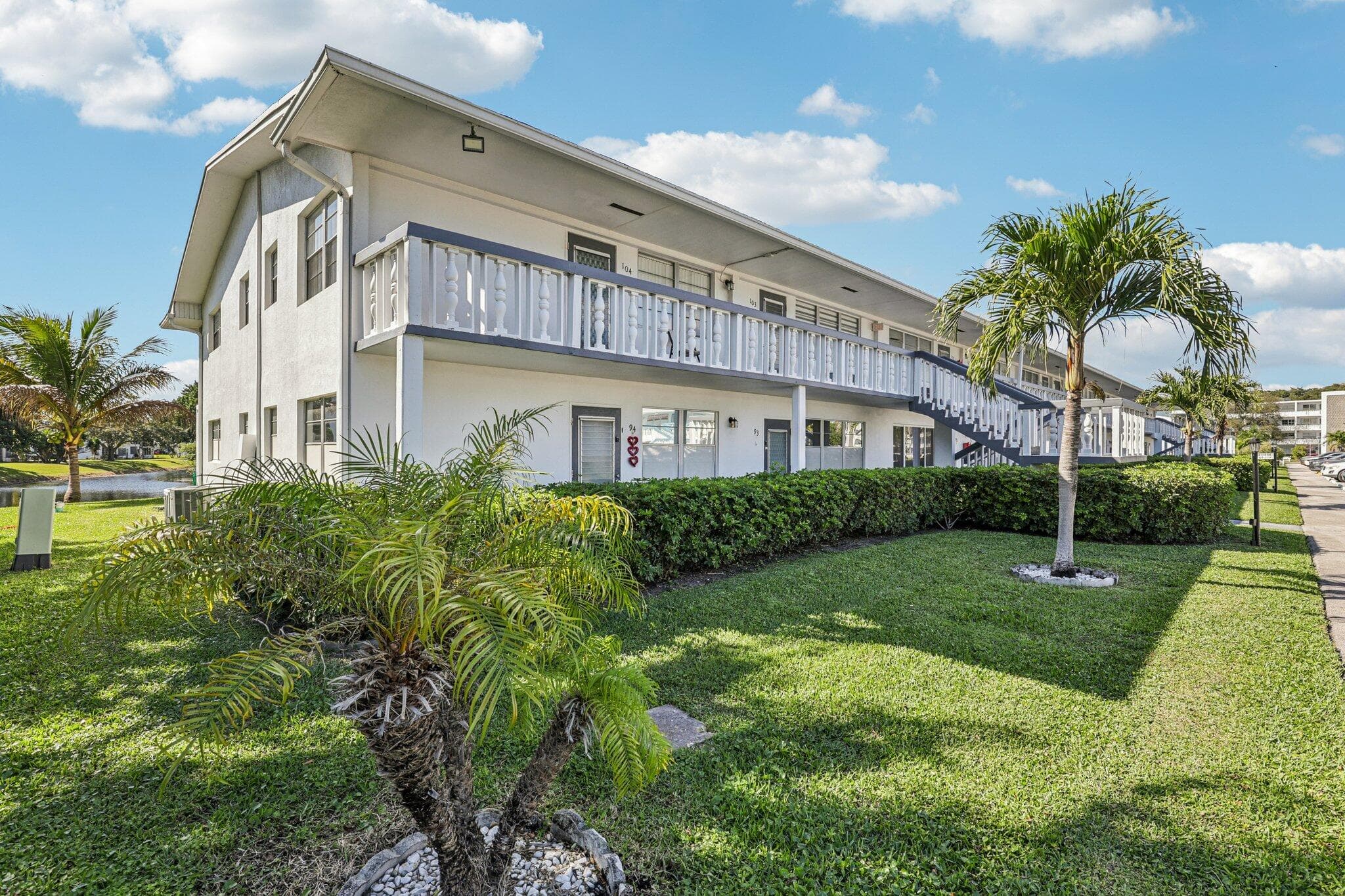 104 Oakridge H, Deerfield Beach, FL 33442 — photo 3 of 32