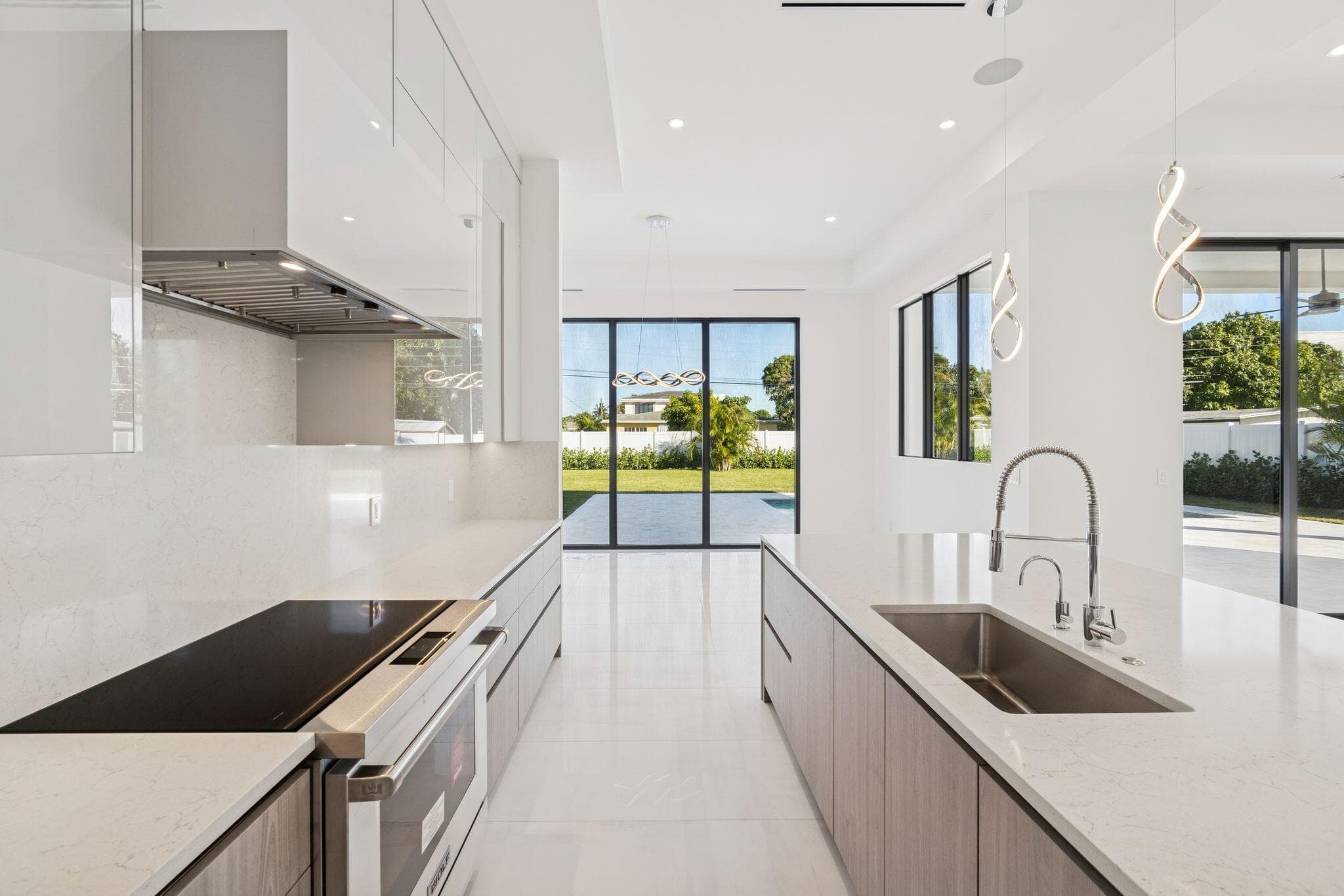 261 NW 8th Street, Boca Raton, FL 33432 — photo 7 of 53
