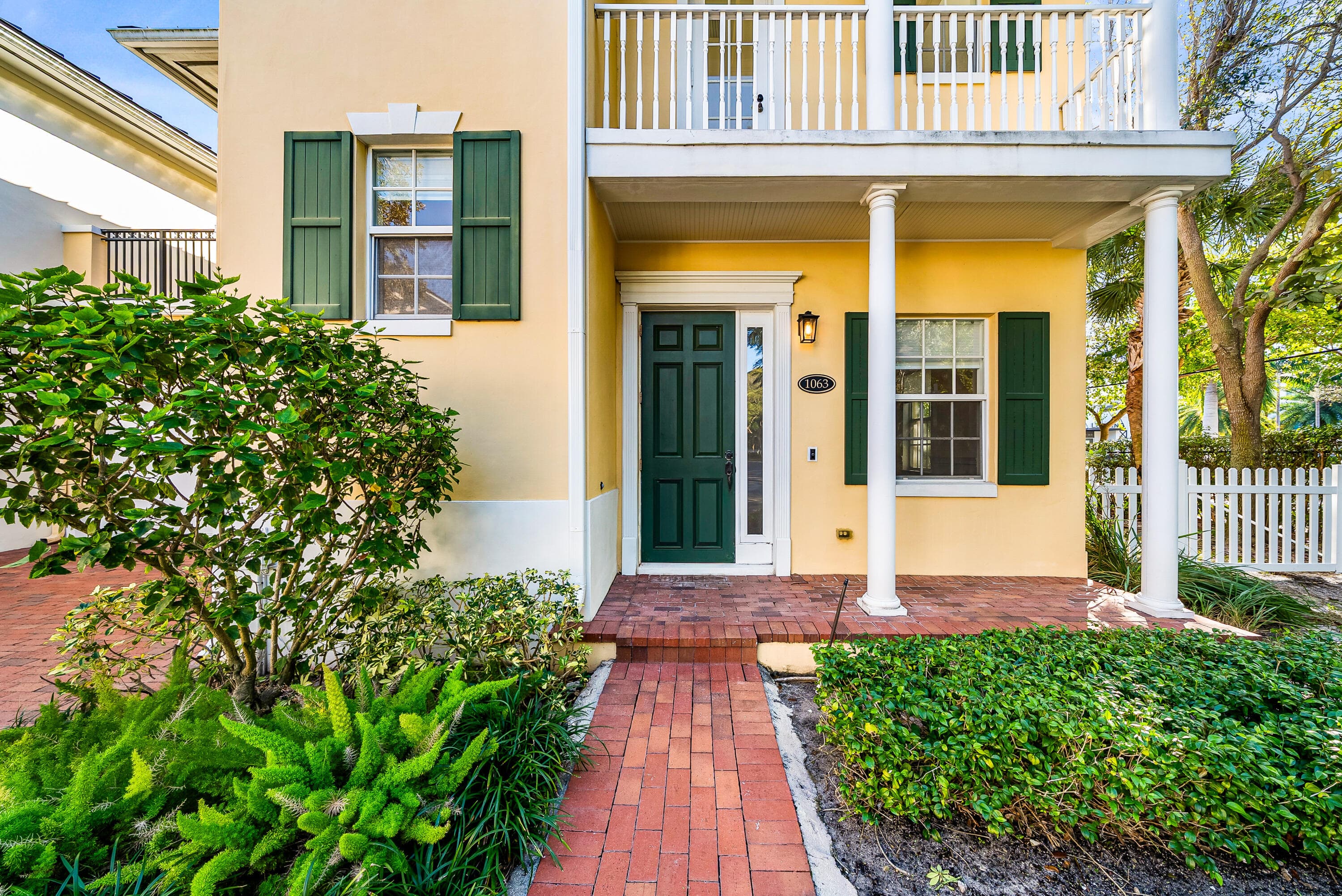 1063 E Heritage Club Circle, Delray Beach, FL 33483 — photo 3 of 40