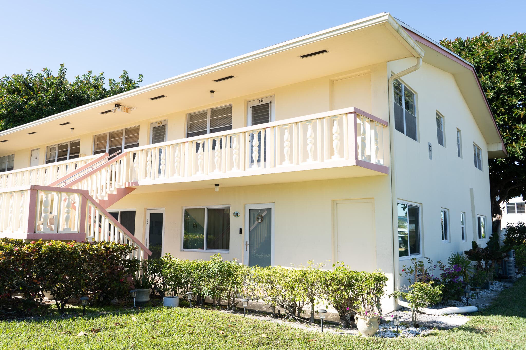 131 Easthampton F, West Palm Beach, FL 33417 — photo 3 of 27