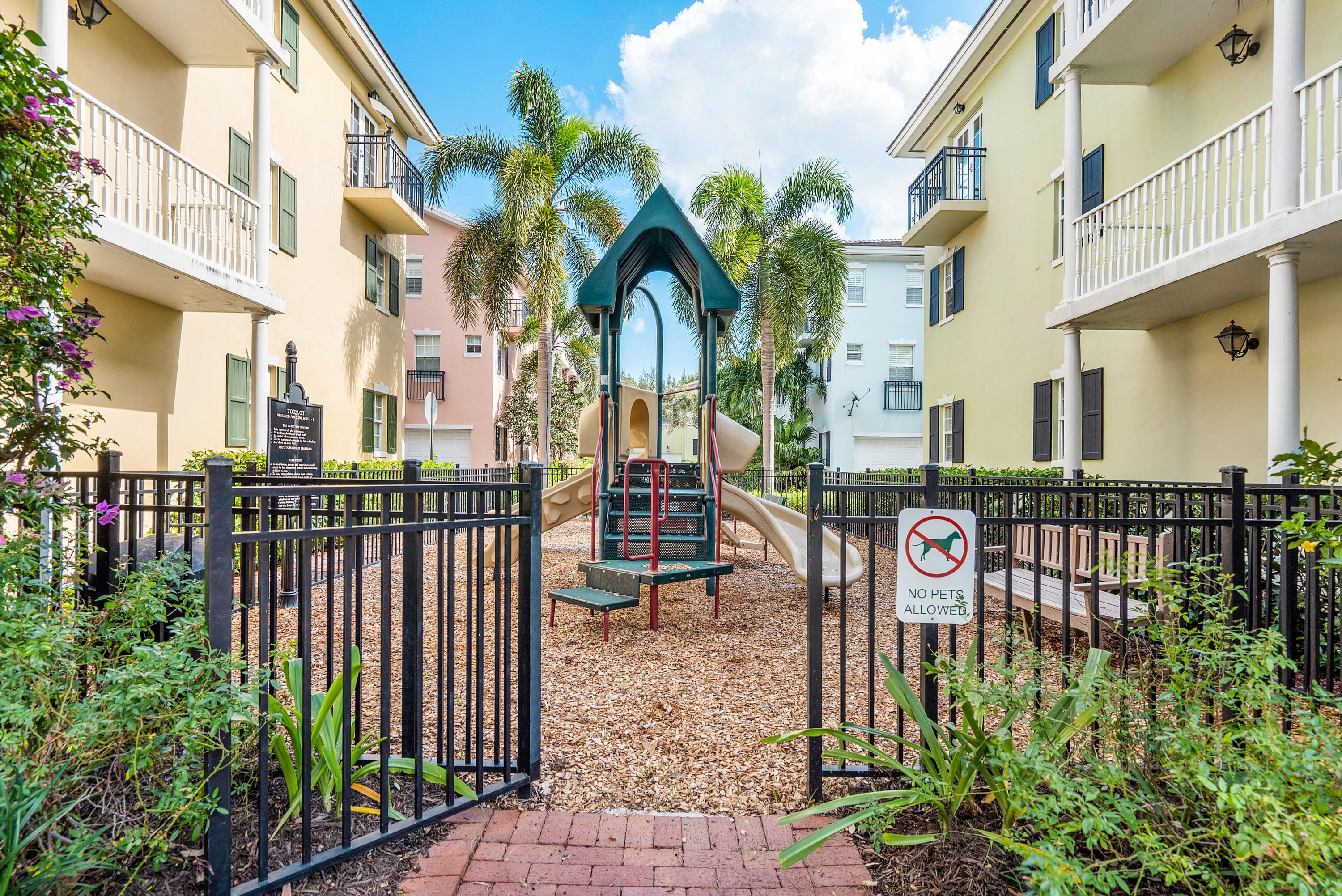 1063 E Heritage Club Circle, Delray Beach, FL 33483 — photo 37 of 40
