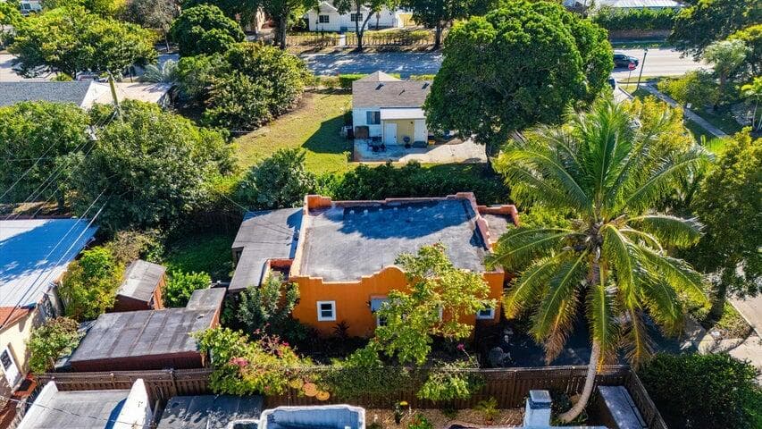 6704 Garden Avenue, West Palm Beach, FL 33405 — photo 4 of 32