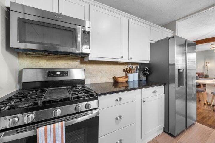 6704 Garden Avenue, West Palm Beach, FL 33405 — photo 7 of 32