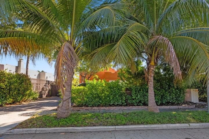 6704 Garden Avenue, West Palm Beach, FL 33405 — photo 28 of 32
