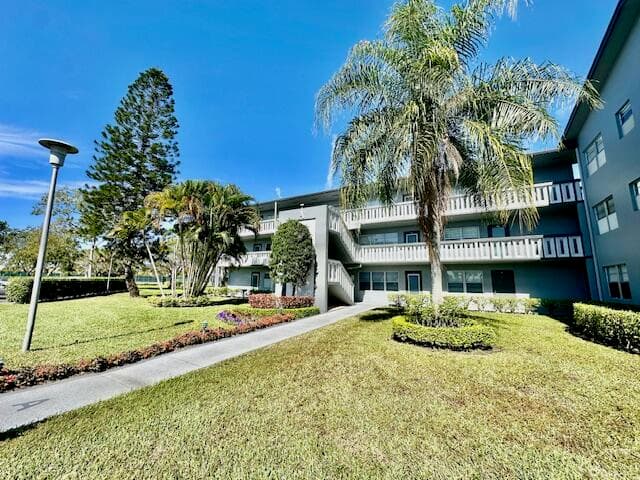 30 Suffolk A, Boca Raton, FL 33434 — photo 1 of 34
