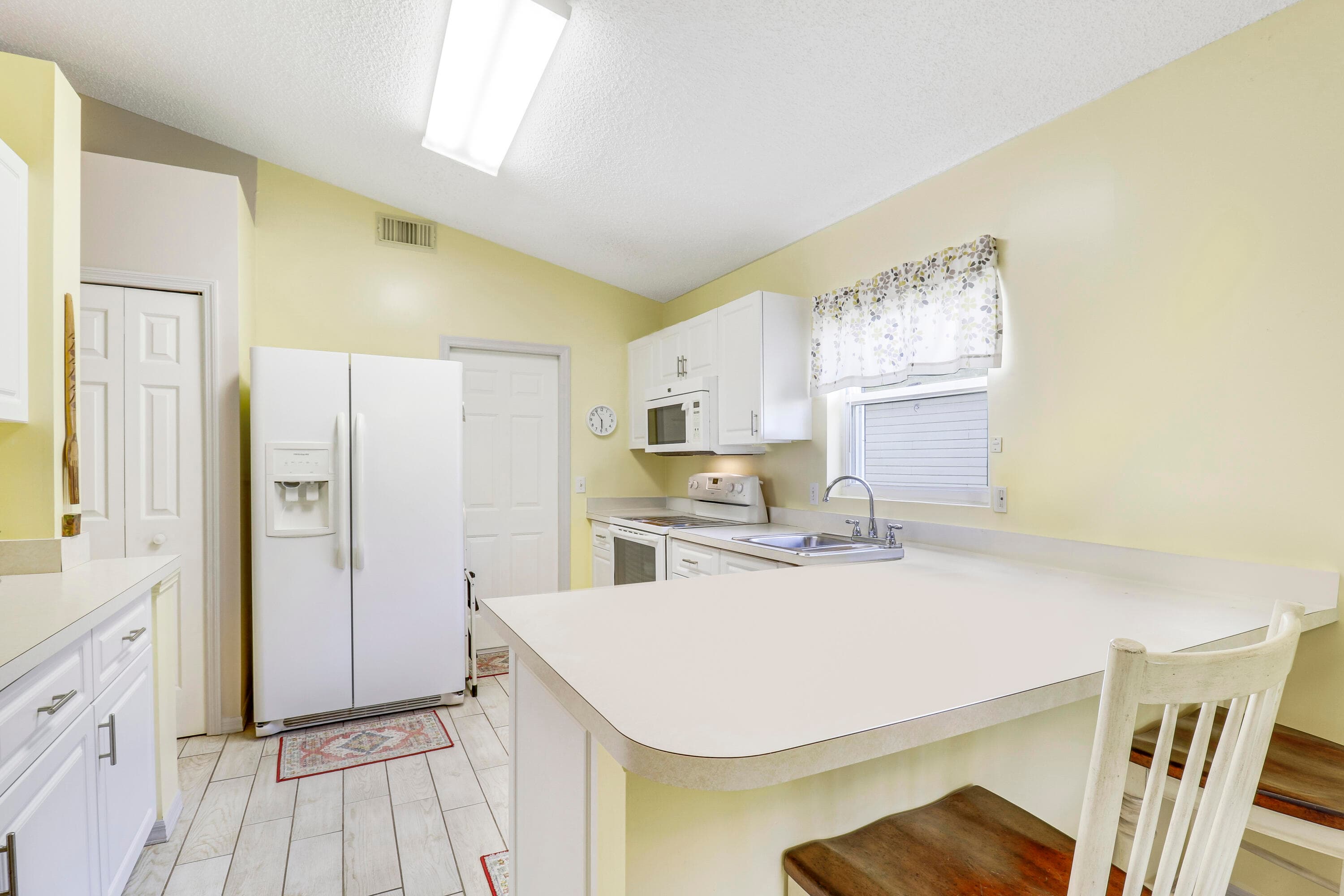 6018 Travelers Way, Fort Pierce, FL 34982 — photo 8 of 39