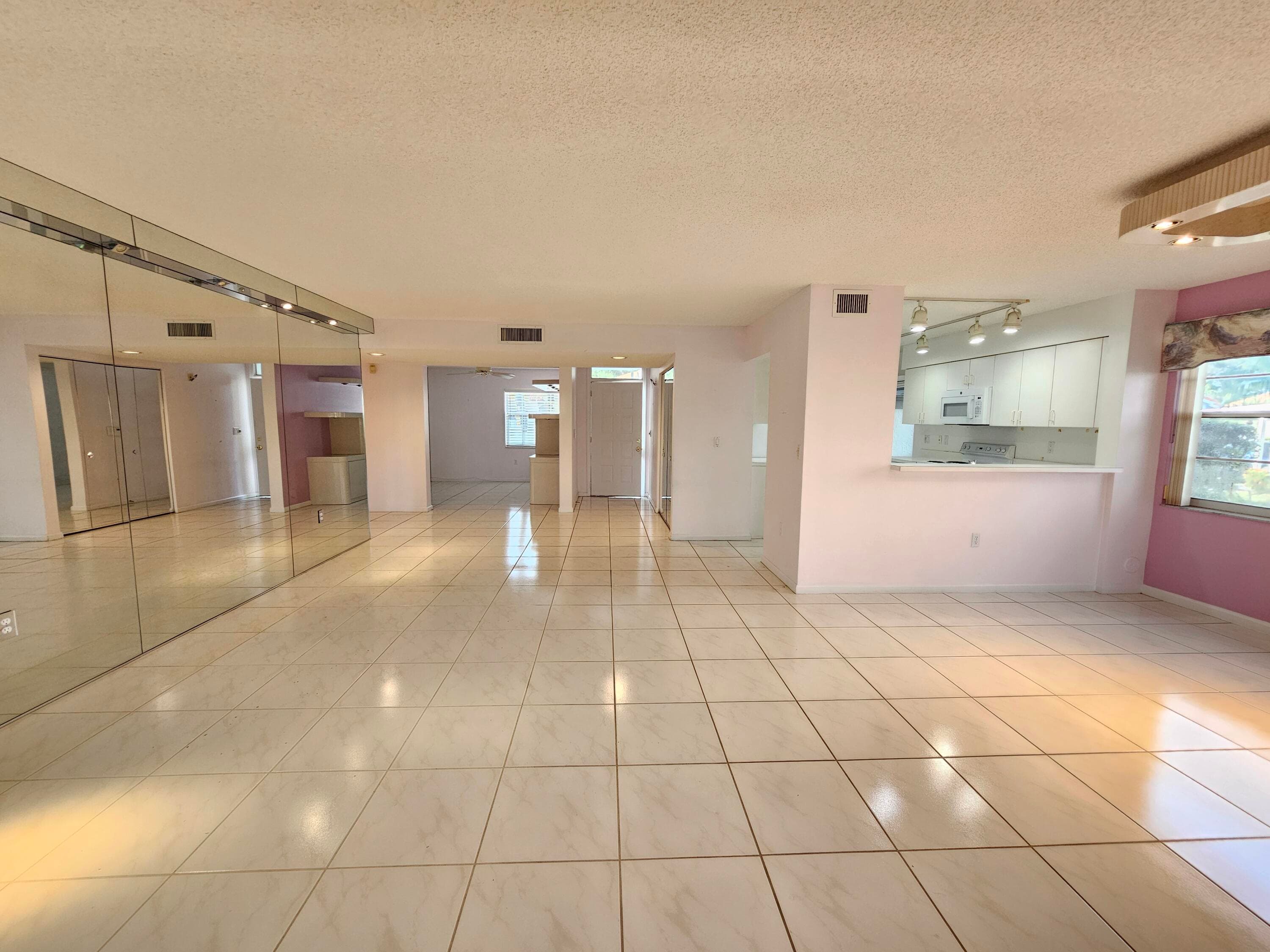 9963 Seacrest Circle 101, Boynton Beach, FL 33437 — photo 5 of 27