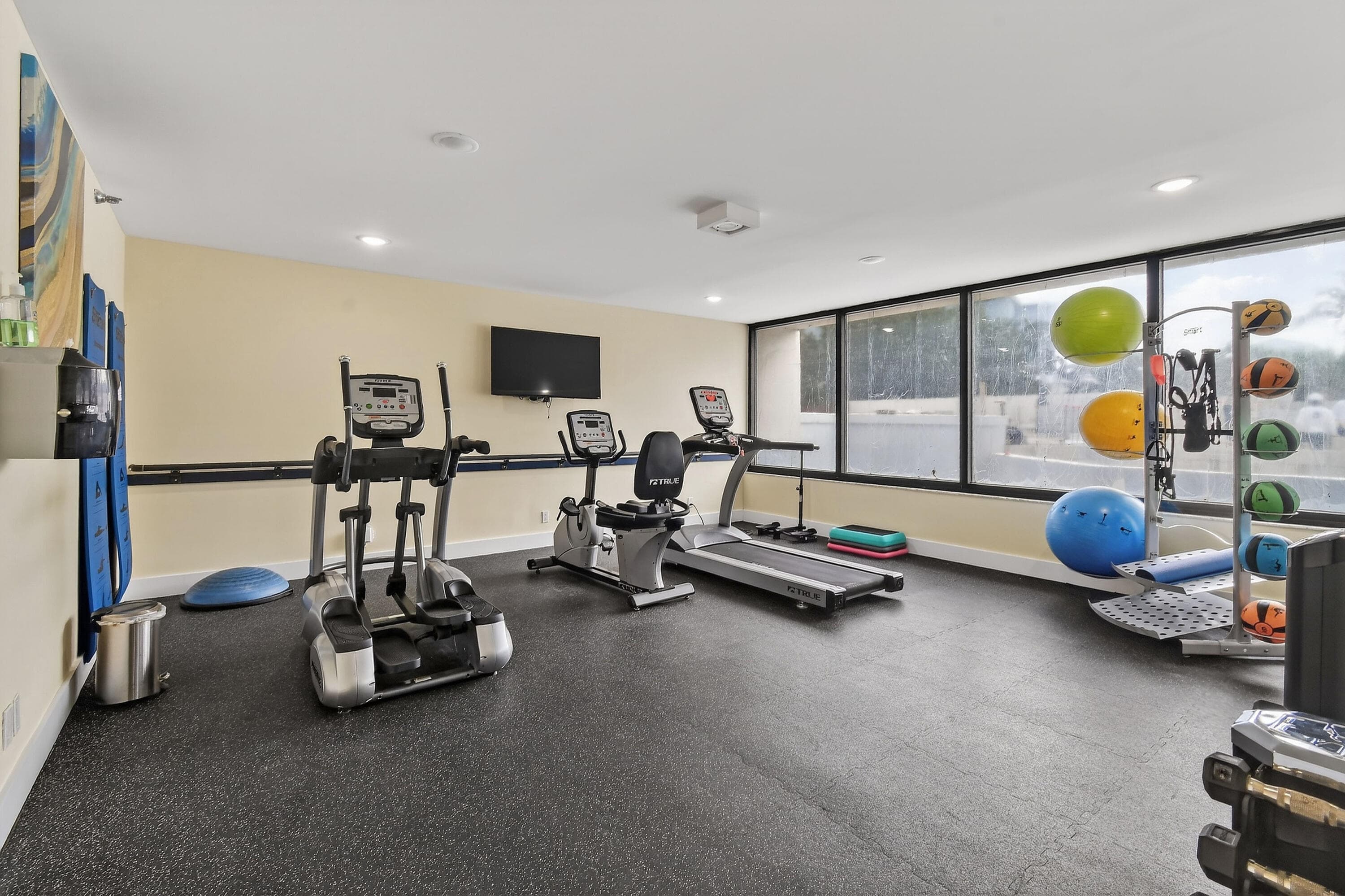 176 Helios Drive 401, Jupiter, FL 33477 — photo 26 of 39