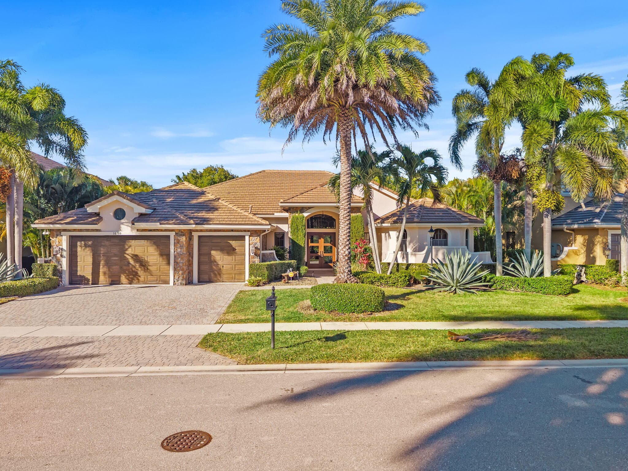 10710 Versailles Boulevard, Wellington, FL 33449 — photo