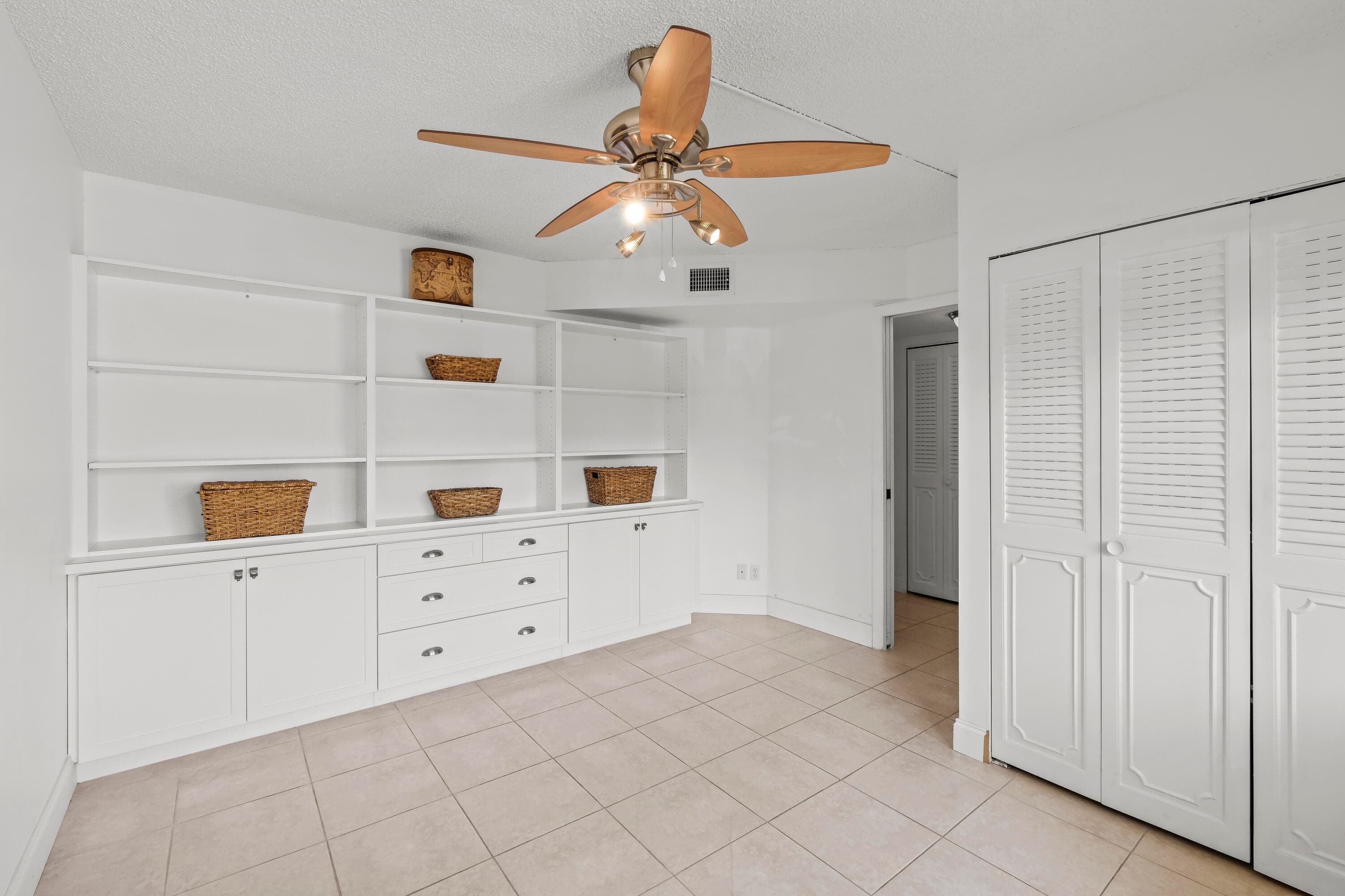 3871 Via Poinciana 104, Lake Worth, FL 33467 — photo 12 of 19