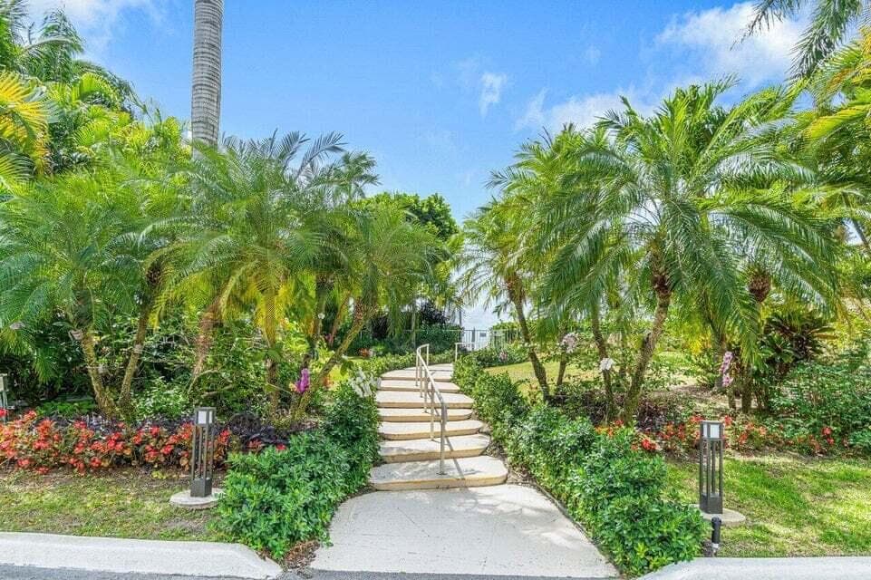 2505 S Ocean Boulevard 303, Palm Beach, FL 33480 — photo 25 of 27