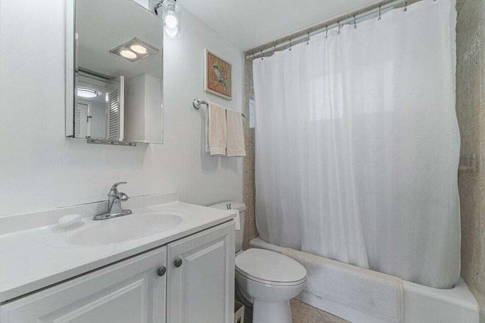 2505 S Ocean Boulevard 303, Palm Beach, FL 33480 — photo 16 of 27