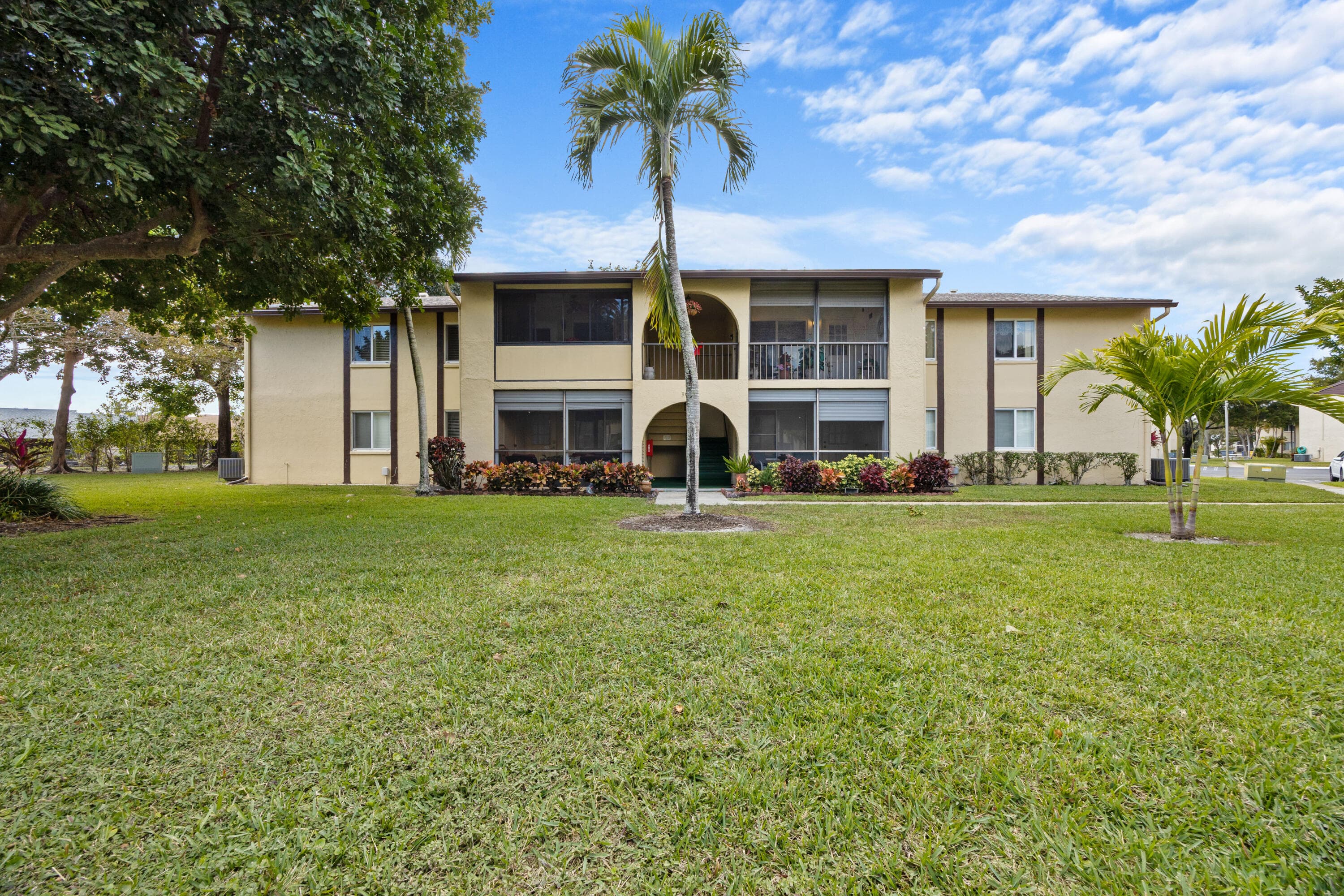 306 Pine Ridge Circle B-2, Greenacres, FL 33463 — photo