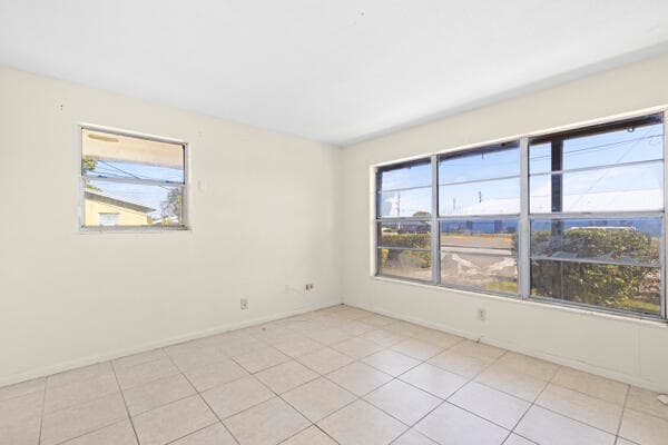 110 SW 12th Avenue, South Bay, FL 33493 — photo 13 of 28