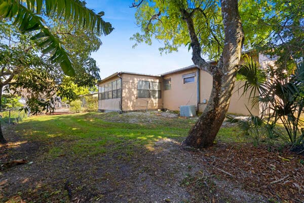 110 SW 12th Avenue, South Bay, FL 33493 — photo 28 of 28