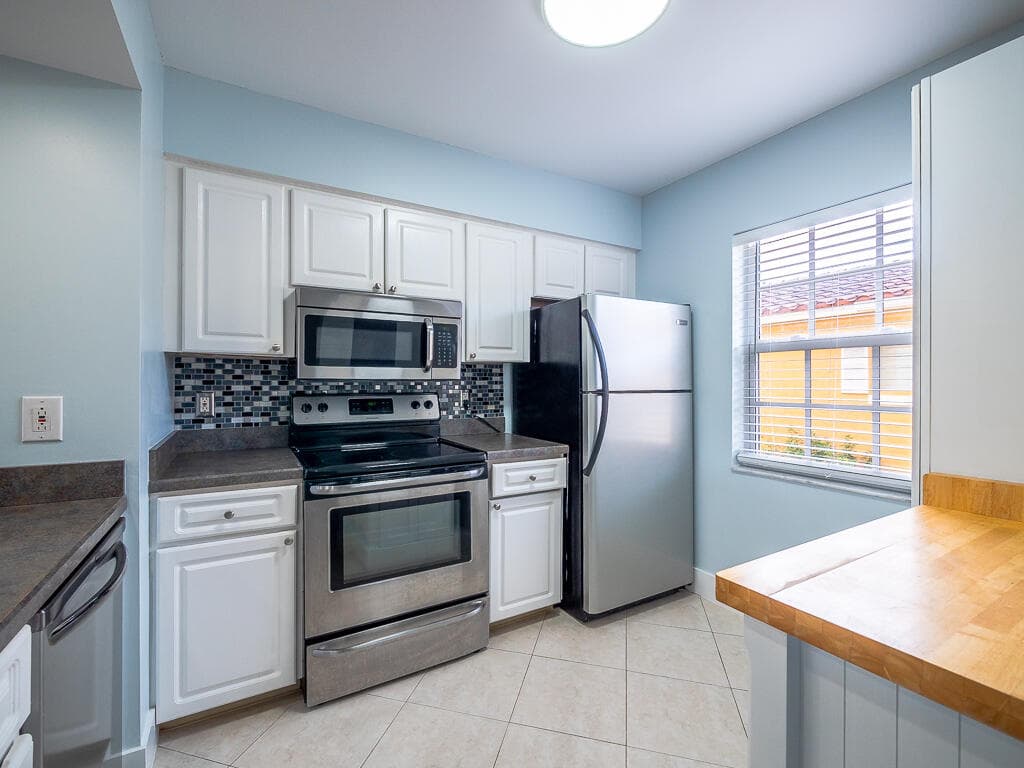 1020 Lake Shore Drive 202, Lake Park, FL 33403 — photo 10 of 31