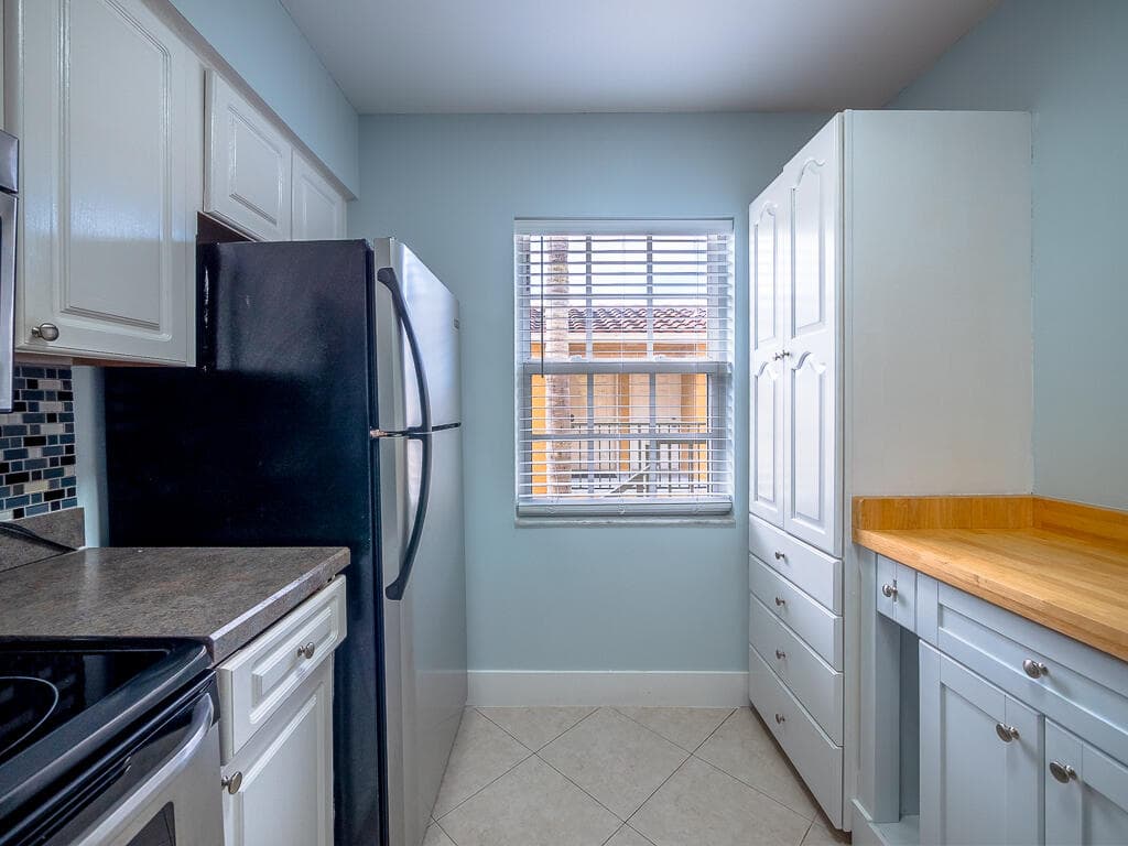 1020 Lake Shore Drive 202, Lake Park, FL 33403 — photo 11 of 31