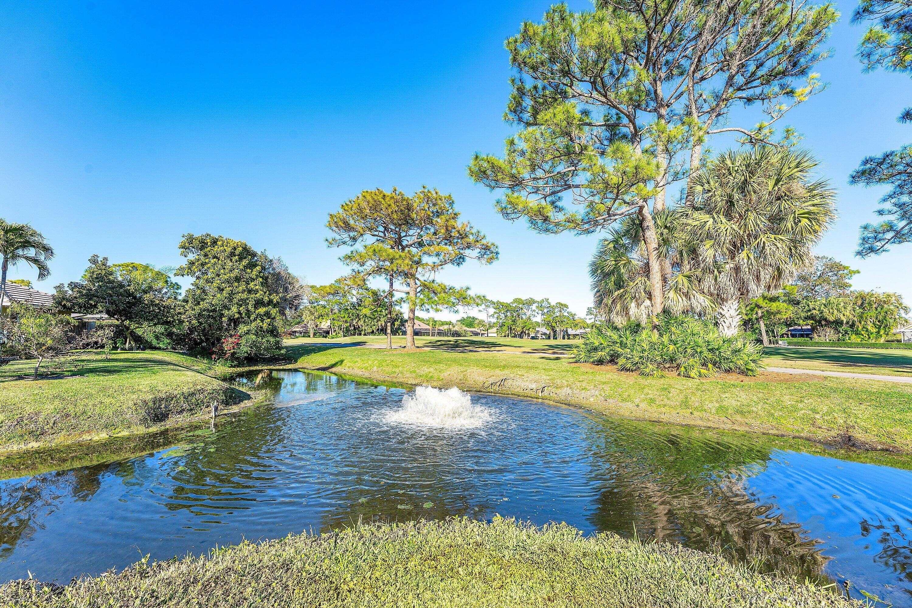4 Sutherland Court, Palm Beach Gardens, FL 33418 — photo 2 of 67