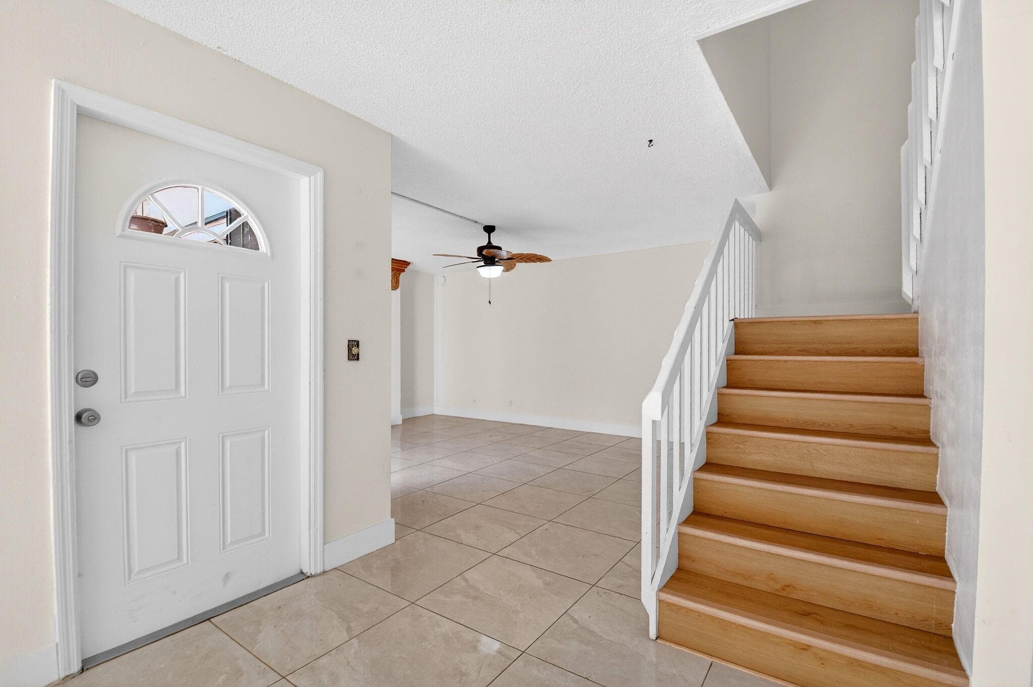 136 Woodland Road, Palm Springs, FL 33461 — photo 10 of 40