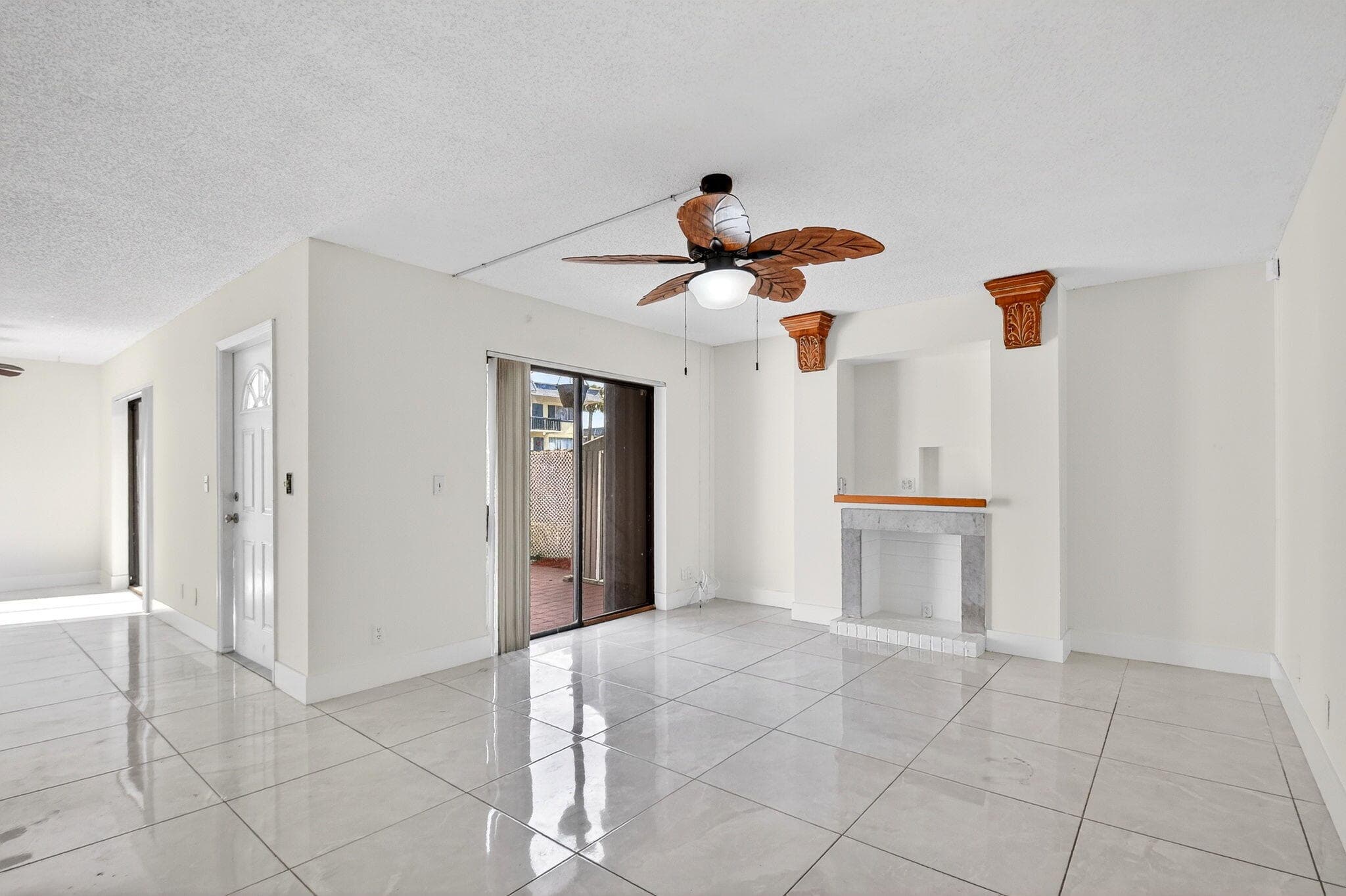 136 Woodland Road, Palm Springs, FL 33461 — photo 11 of 40