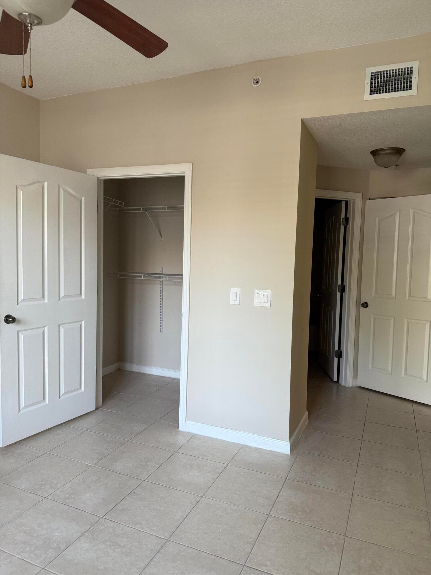1111 Myrtlewood Circle E 1111, Palm Beach Gardens, FL 33408 — photo 4 of 9