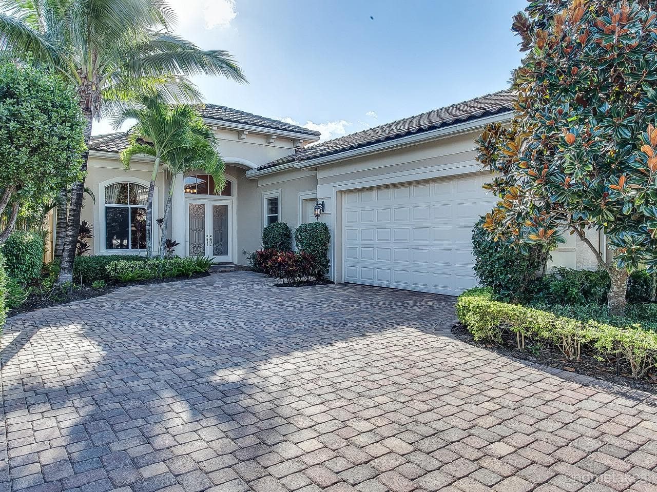116 Bianca Drive, Palm Beach Gardens, FL 33418 — photo 1 of 18