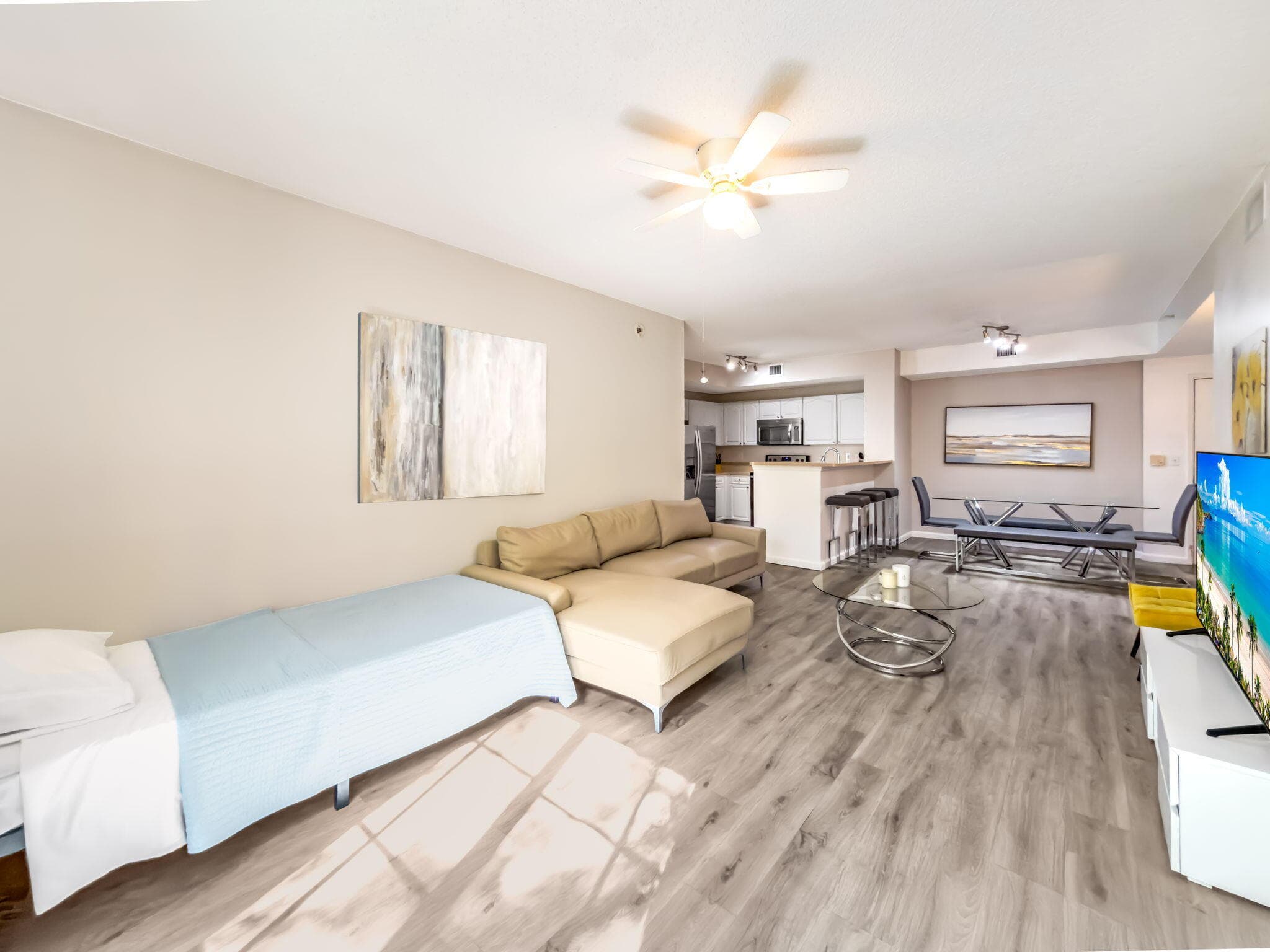 630 S Sapodilla Avenue 218, West Palm Beach, FL 33401 — photo 7 of 39