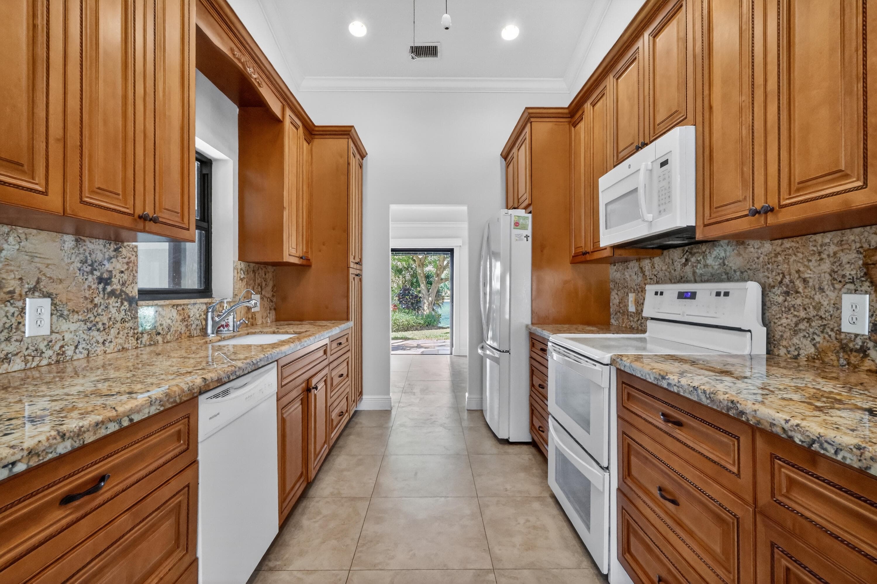 6656 Las Flores Drive, Boca Raton, FL 33433 — photo 10 of 63